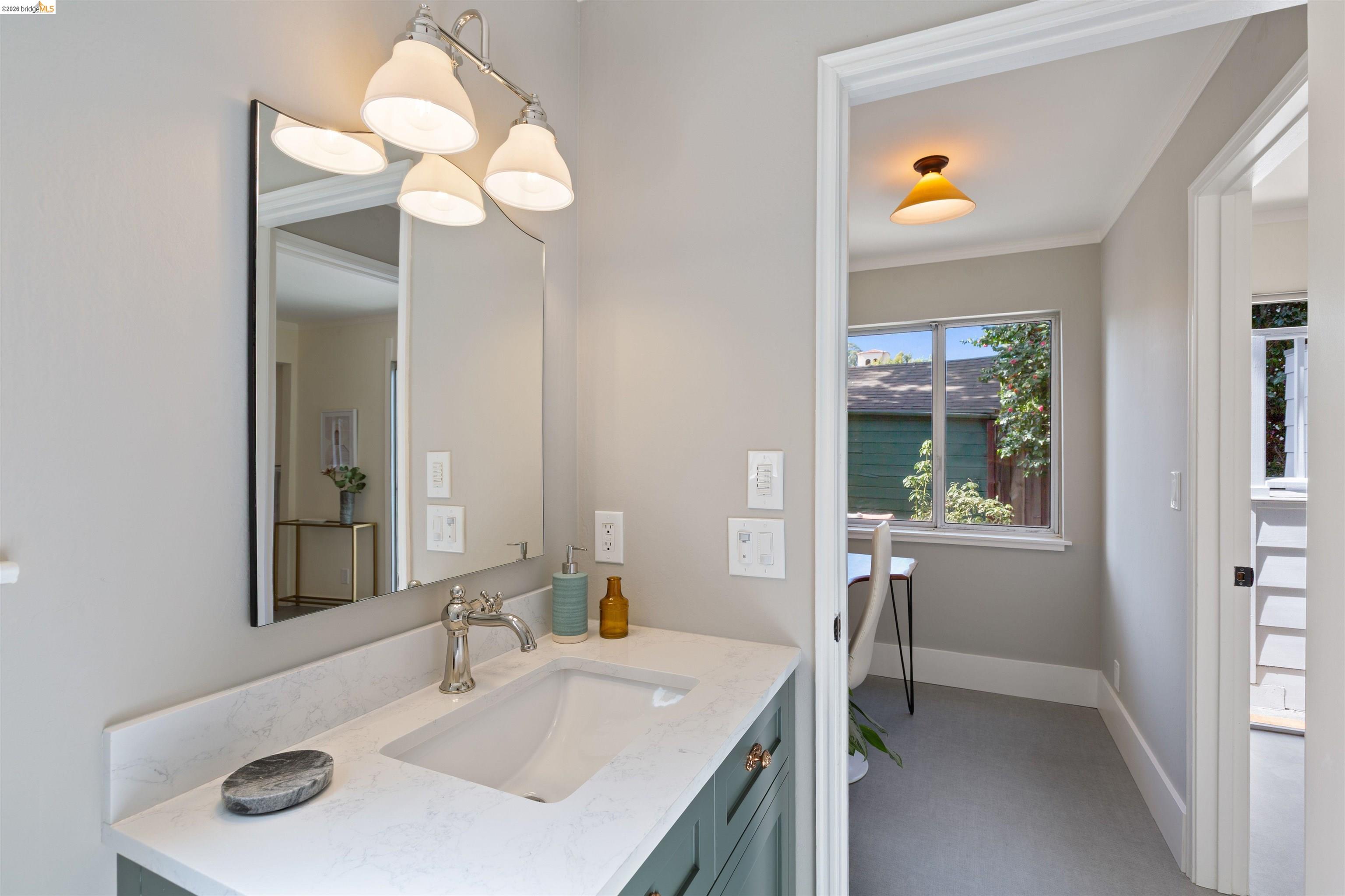 Detail Gallery Image 45 of 52 For 33 Ramona Ave, Oakland,  CA 94611 - 3 Beds | 2 Baths