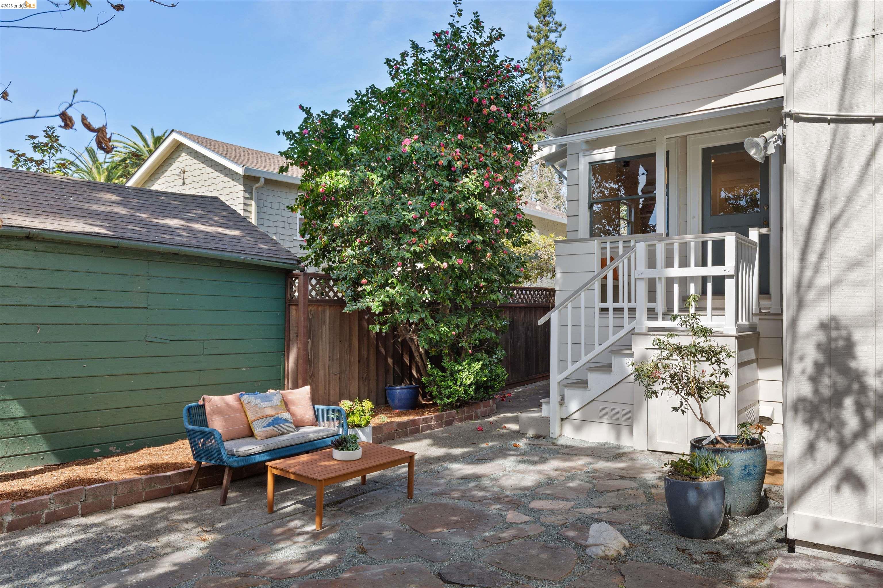 Detail Gallery Image 48 of 52 For 33 Ramona Ave, Oakland,  CA 94611 - 3 Beds | 2 Baths