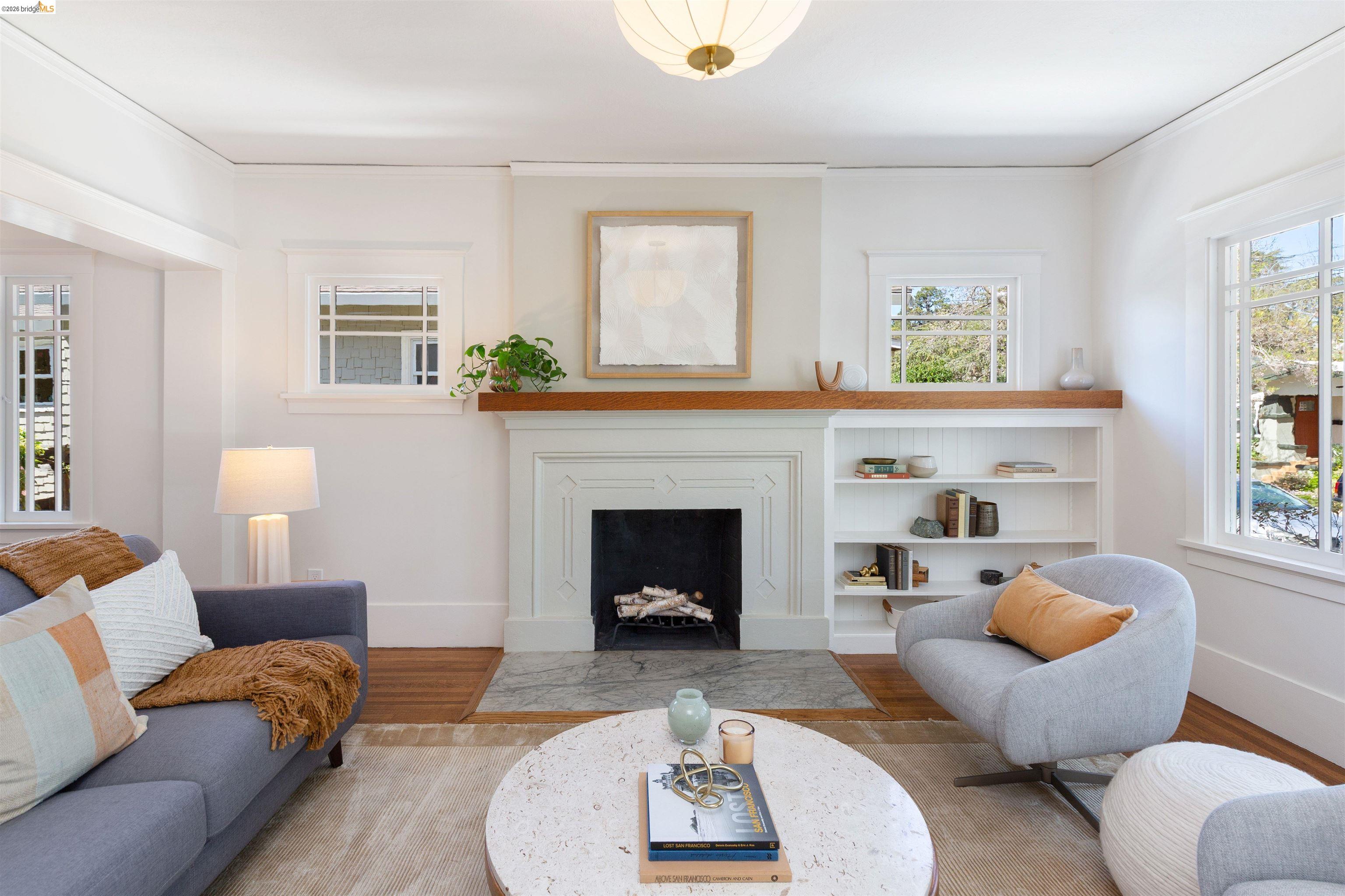 Detail Gallery Image 7 of 52 For 33 Ramona Ave, Oakland,  CA 94611 - 3 Beds | 2 Baths