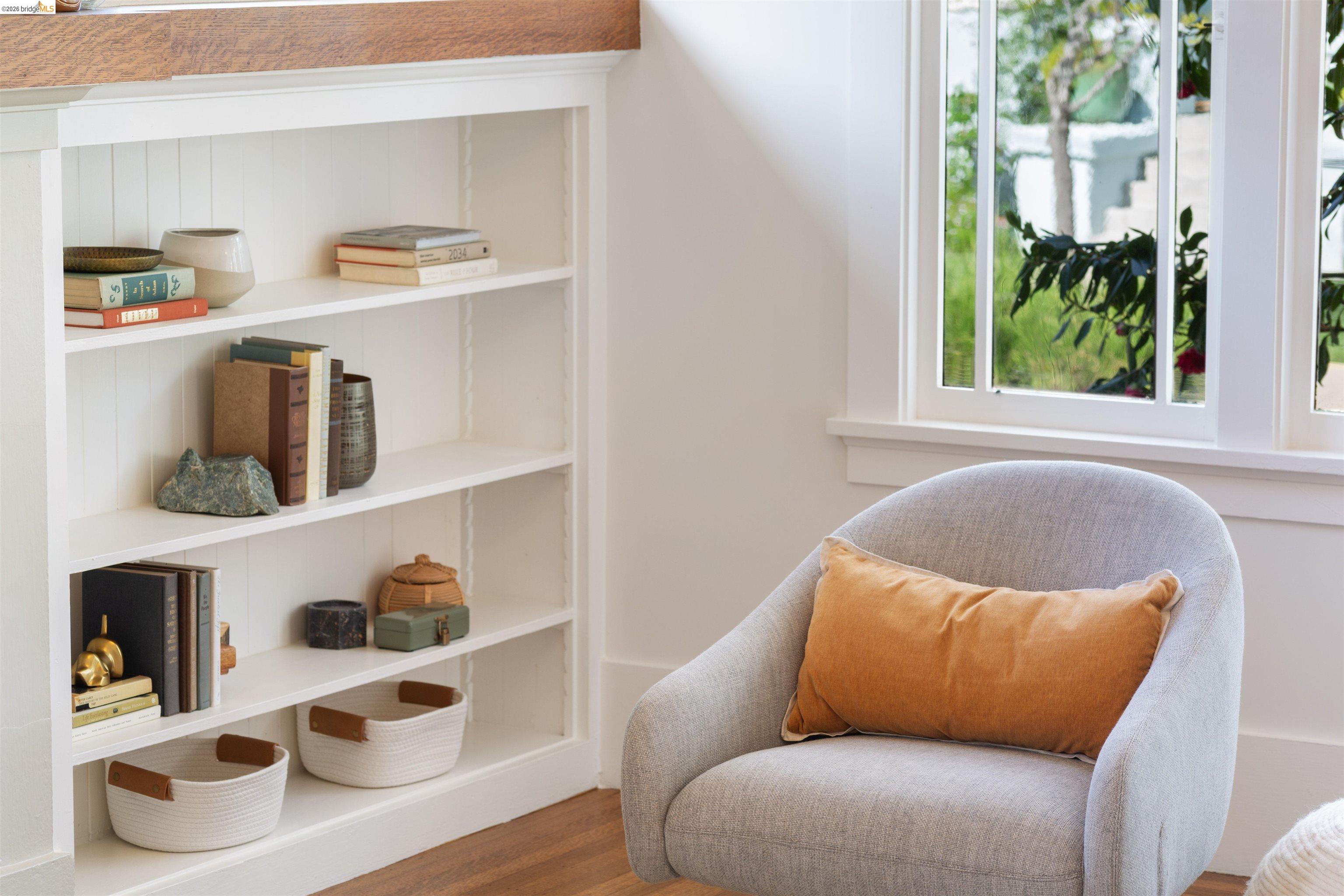 Detail Gallery Image 8 of 52 For 33 Ramona Ave, Oakland,  CA 94611 - 3 Beds | 2 Baths