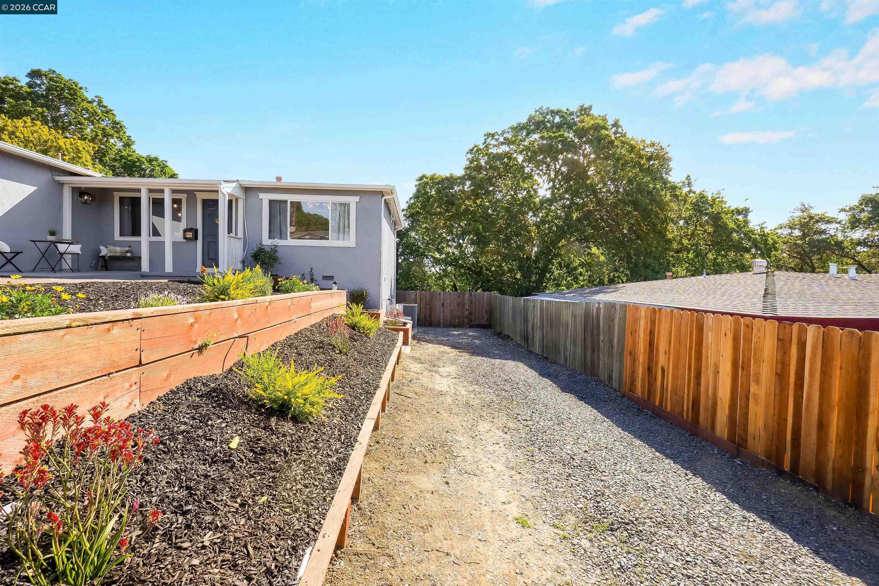 Detail Gallery Image 9 of 45 For 3121 Pine St, Martinez,  CA 94553 - 3 Beds | 1 Baths