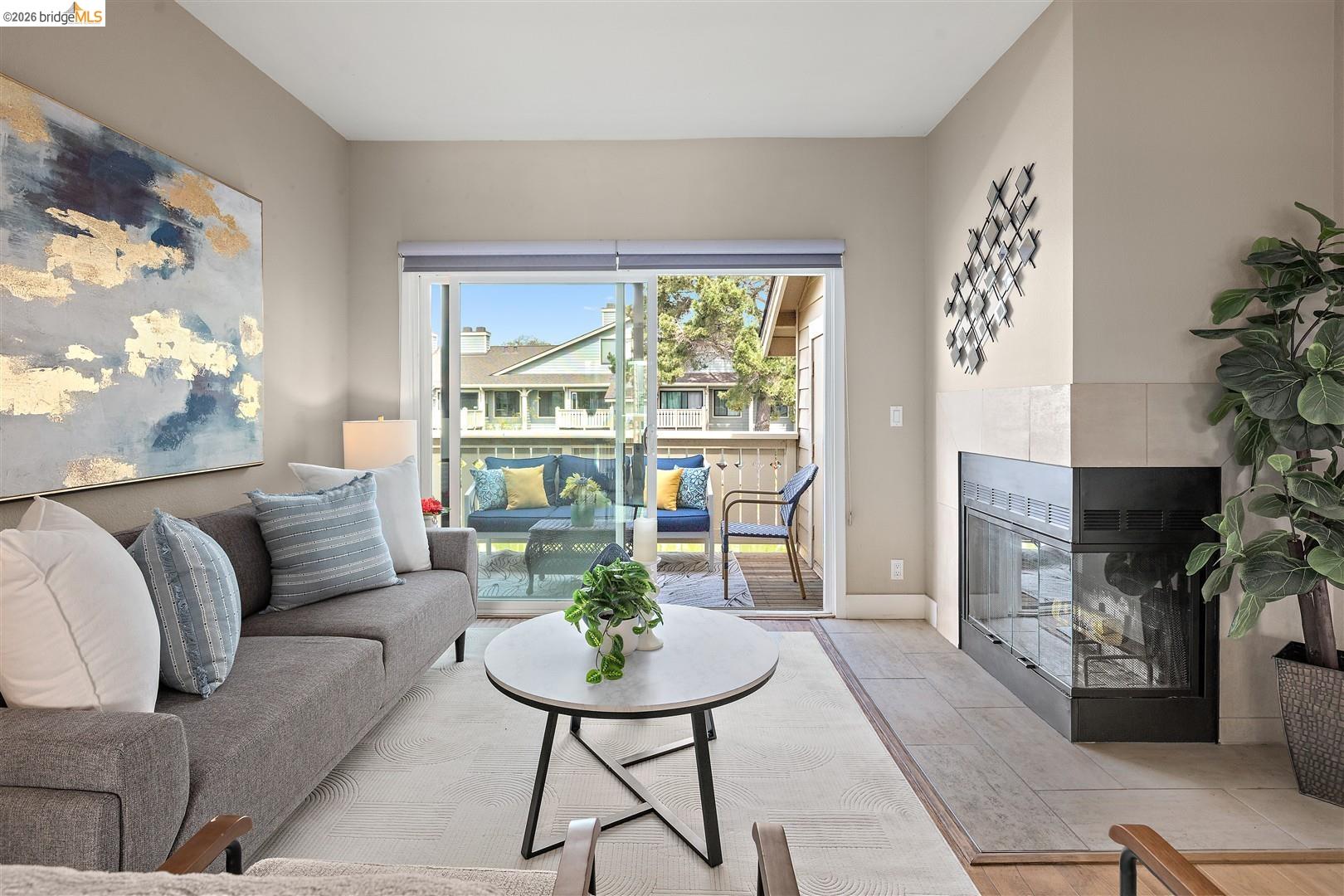 Detail Gallery Image 2 of 53 For 220 Lakeshore Ct, Richmond,  CA 94804 - 2 Beds | 2 Baths