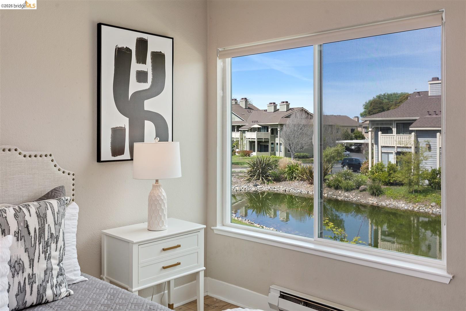 Detail Gallery Image 11 of 53 For 220 Lakeshore Ct, Richmond,  CA 94804 - 2 Beds | 2 Baths