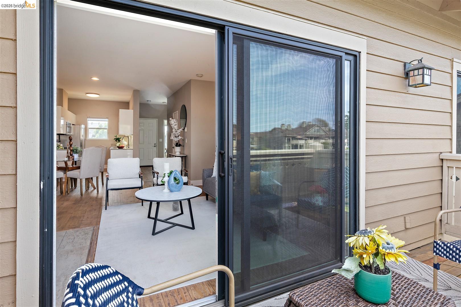 Detail Gallery Image 23 of 53 For 220 Lakeshore Ct, Richmond,  CA 94804 - 2 Beds | 2 Baths