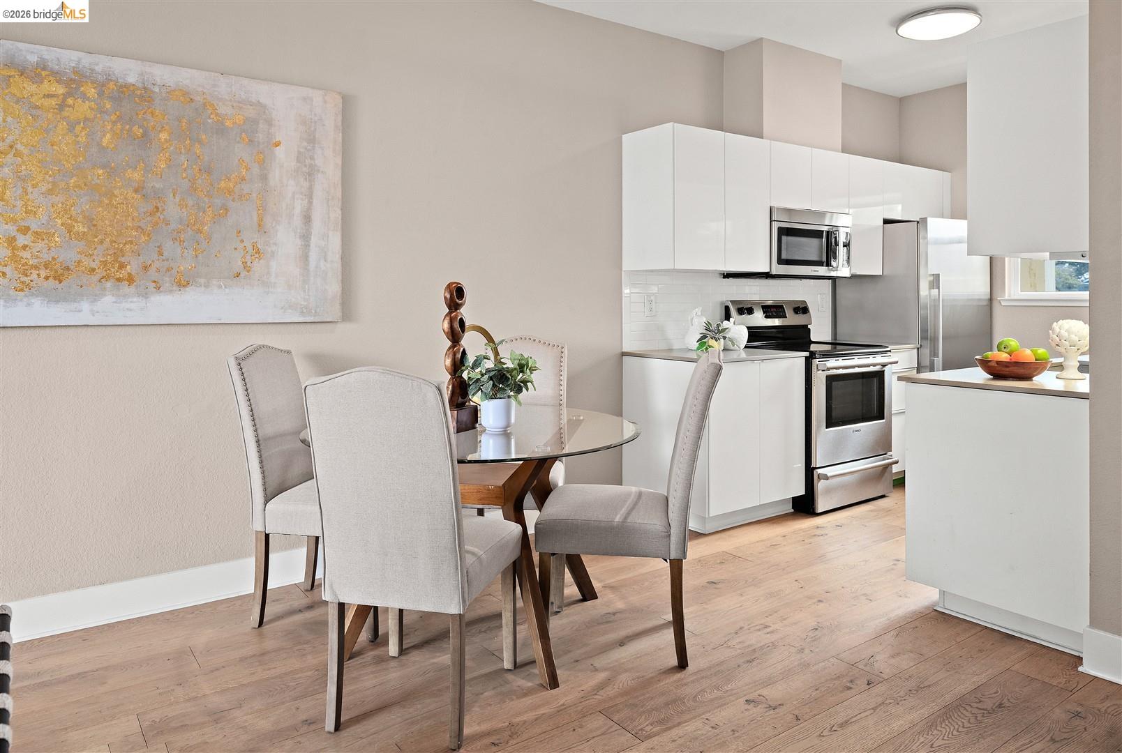 Detail Gallery Image 7 of 53 For 220 Lakeshore Ct, Richmond,  CA 94804 - 2 Beds | 2 Baths