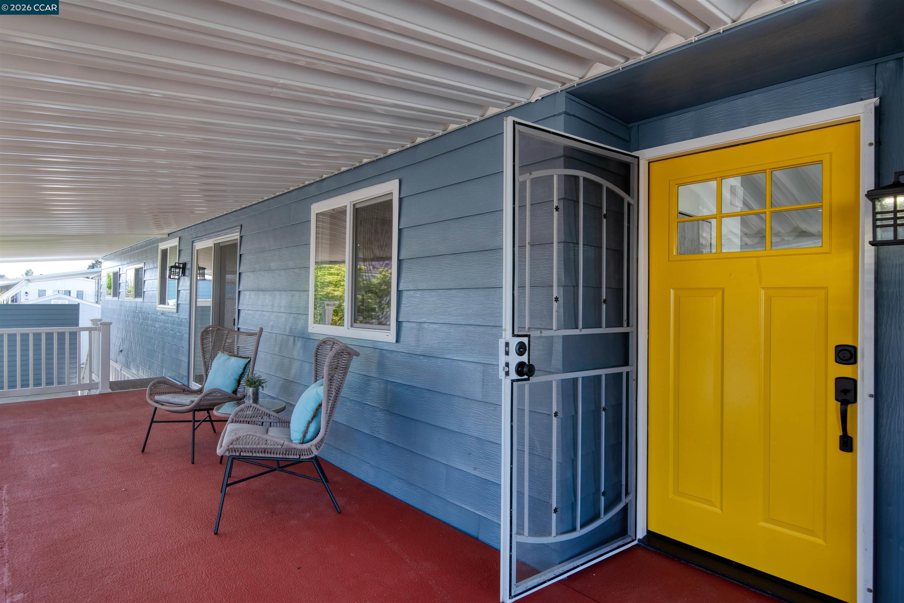 Detail Gallery Image 2 of 40 For 301 Avenida Flores, Pacheco,  CA 94553 - 3 Beds | 2 Baths