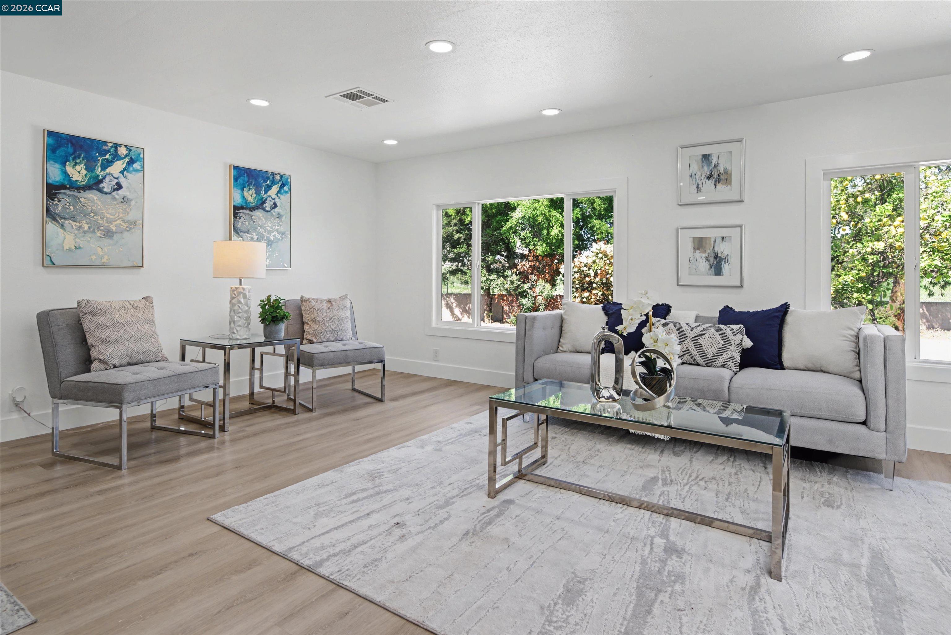 Detail Gallery Image 12 of 40 For 301 Avenida Flores, Pacheco,  CA 94553 - 3 Beds | 2 Baths