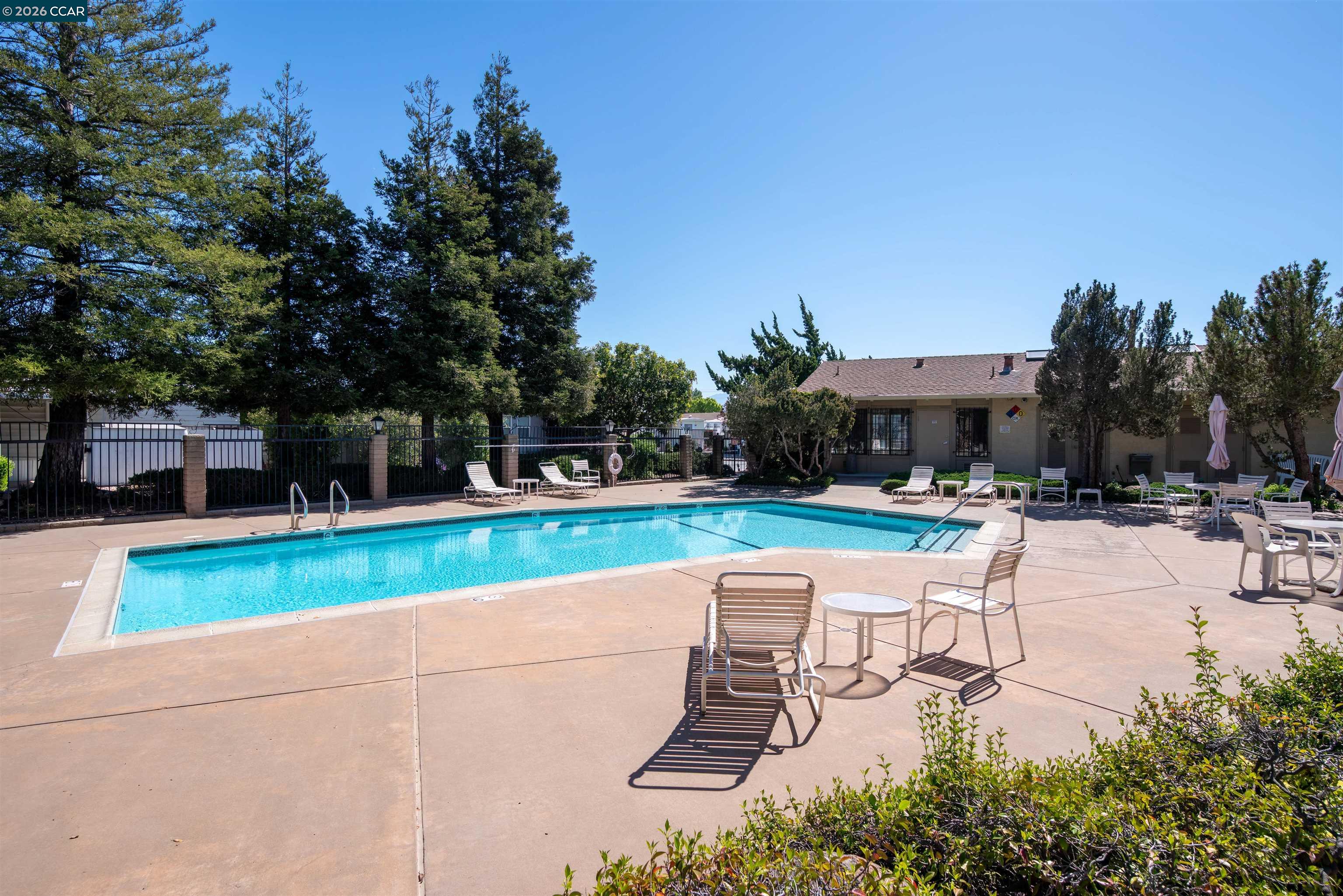 Detail Gallery Image 37 of 40 For 301 Avenida Flores, Pacheco,  CA 94553 - 3 Beds | 2 Baths