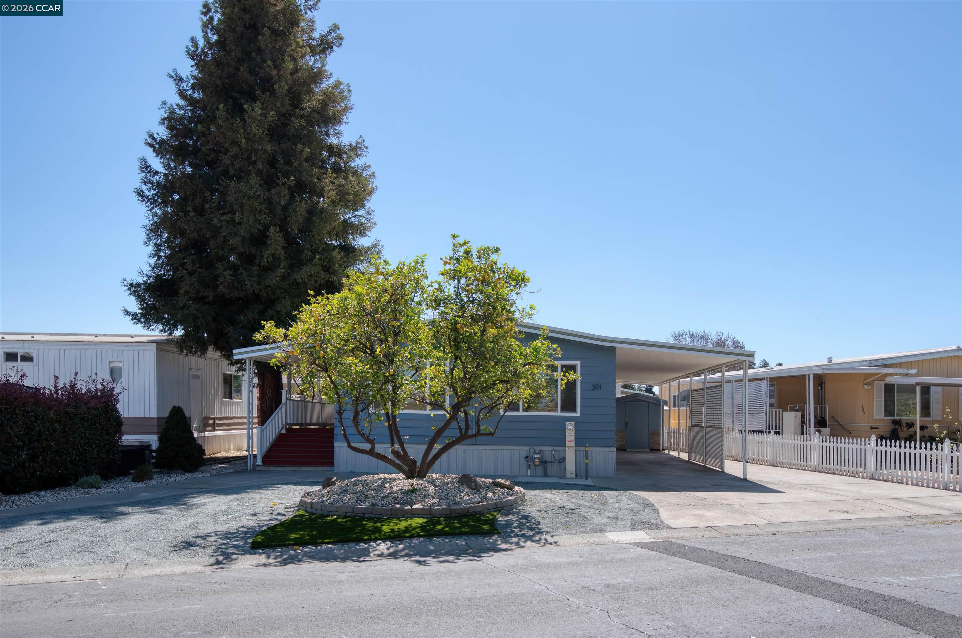 Detail Gallery Image 6 of 40 For 301 Avenida Flores, Pacheco,  CA 94553 - 3 Beds | 2 Baths