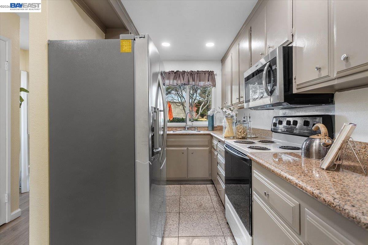 Photo #6: 41128762 Listing: Photo #6