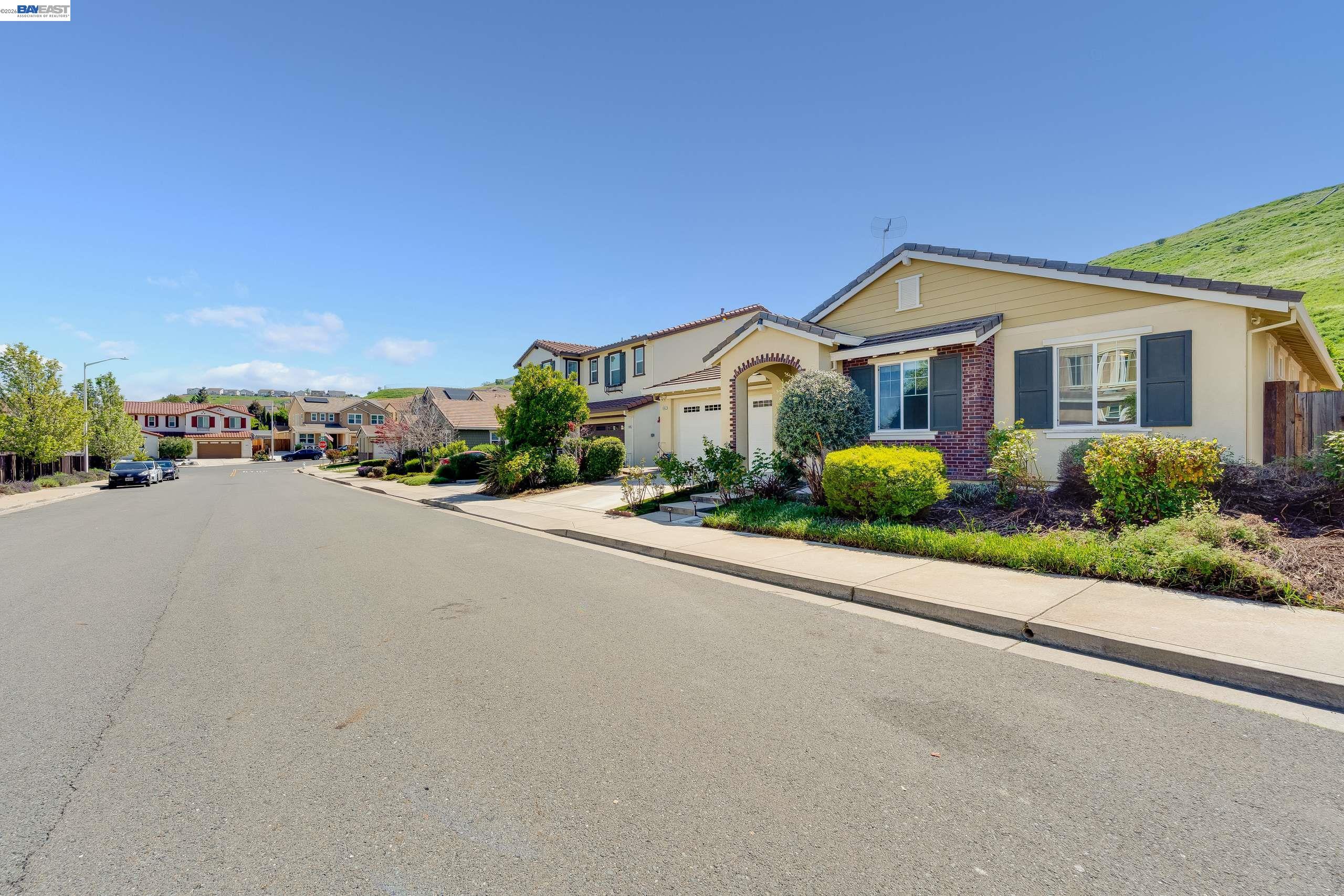 Detail Gallery Image 2 of 42 For 2904 Hanauma Bay Dr., Pittsburg,  CA 94565 - 4 Beds | 3/1 Baths