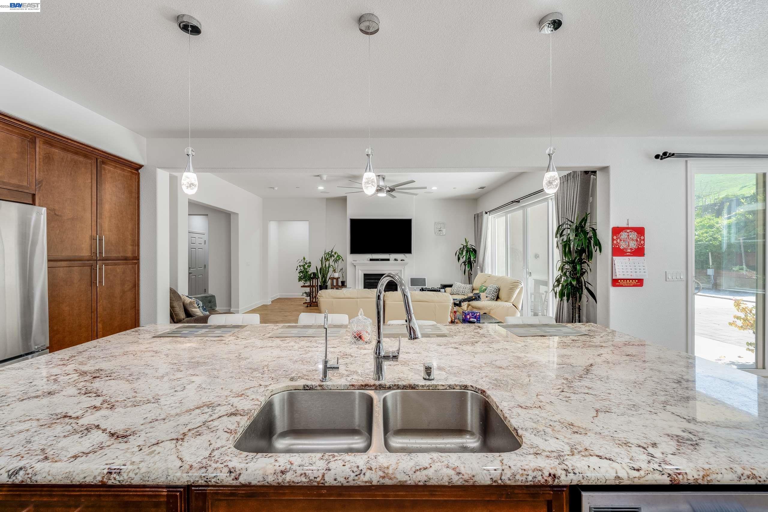 Detail Gallery Image 12 of 42 For 2904 Hanauma Bay Dr., Pittsburg,  CA 94565 - 4 Beds | 3/1 Baths