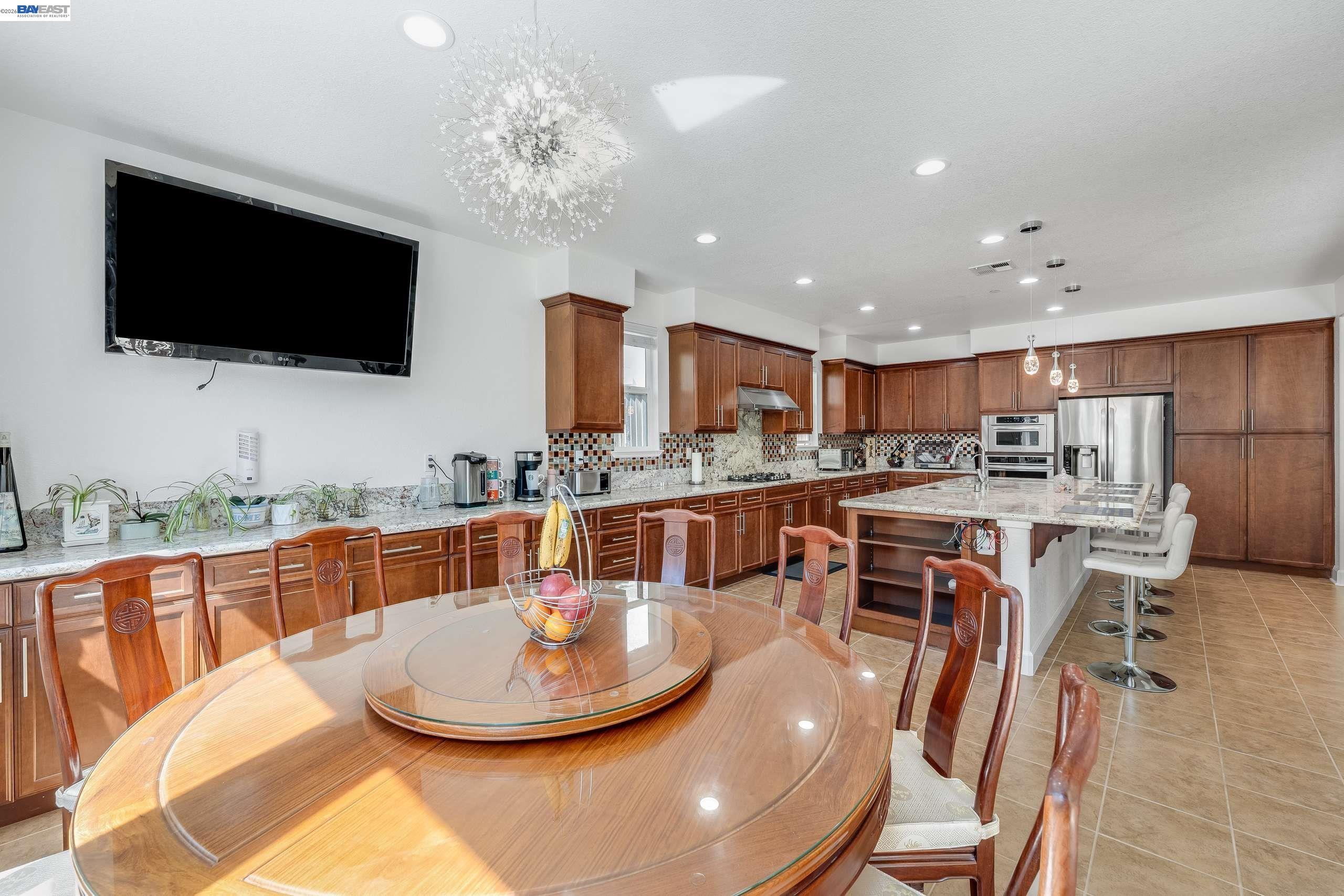 Detail Gallery Image 15 of 42 For 2904 Hanauma Bay Dr., Pittsburg,  CA 94565 - 4 Beds | 3/1 Baths