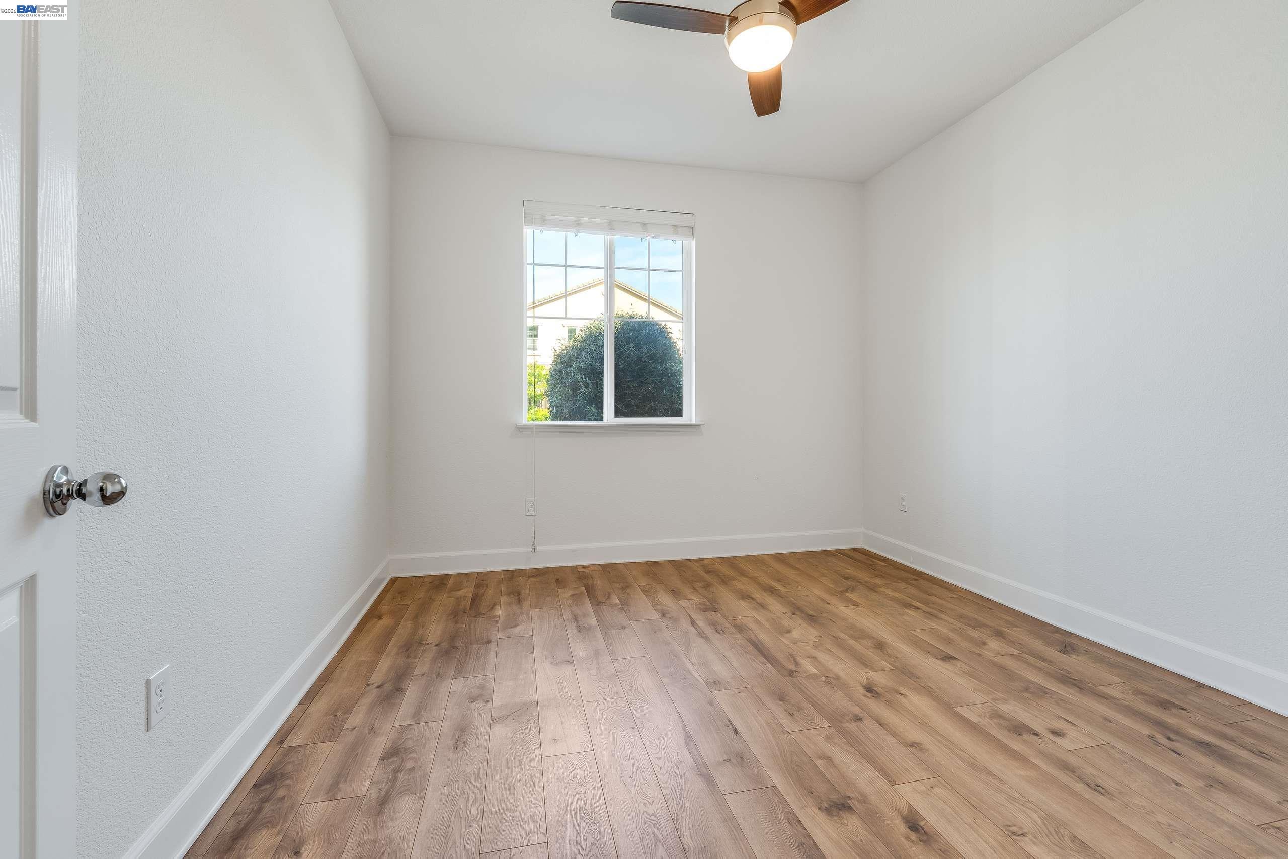 Detail Gallery Image 17 of 42 For 2904 Hanauma Bay Dr., Pittsburg,  CA 94565 - 4 Beds | 3/1 Baths