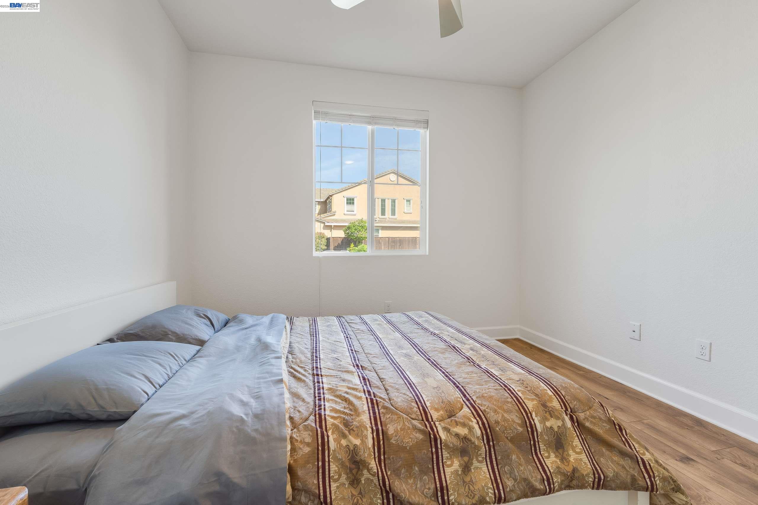 Detail Gallery Image 19 of 42 For 2904 Hanauma Bay Dr., Pittsburg,  CA 94565 - 4 Beds | 3/1 Baths