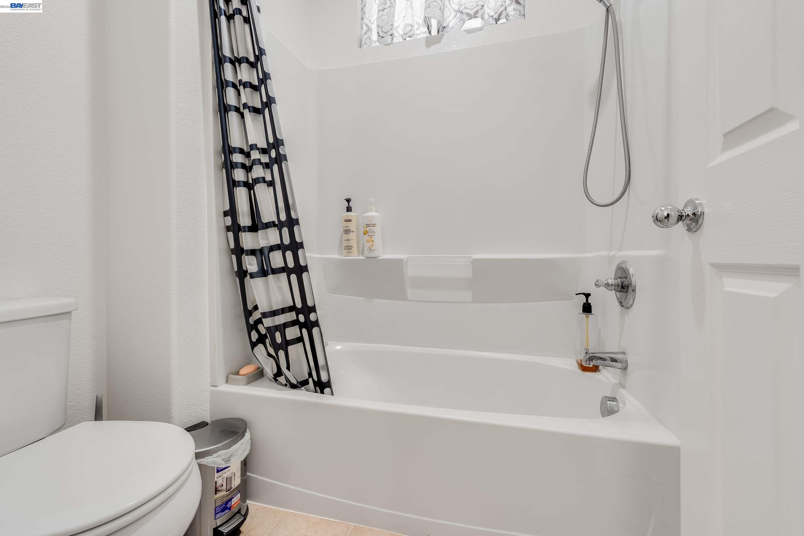 Detail Gallery Image 22 of 42 For 2904 Hanauma Bay Dr., Pittsburg,  CA 94565 - 4 Beds | 3/1 Baths