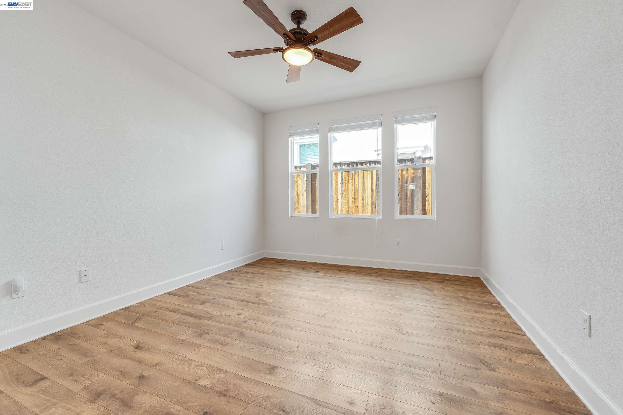 Detail Gallery Image 23 of 42 For 2904 Hanauma Bay Dr., Pittsburg,  CA 94565 - 4 Beds | 3/1 Baths