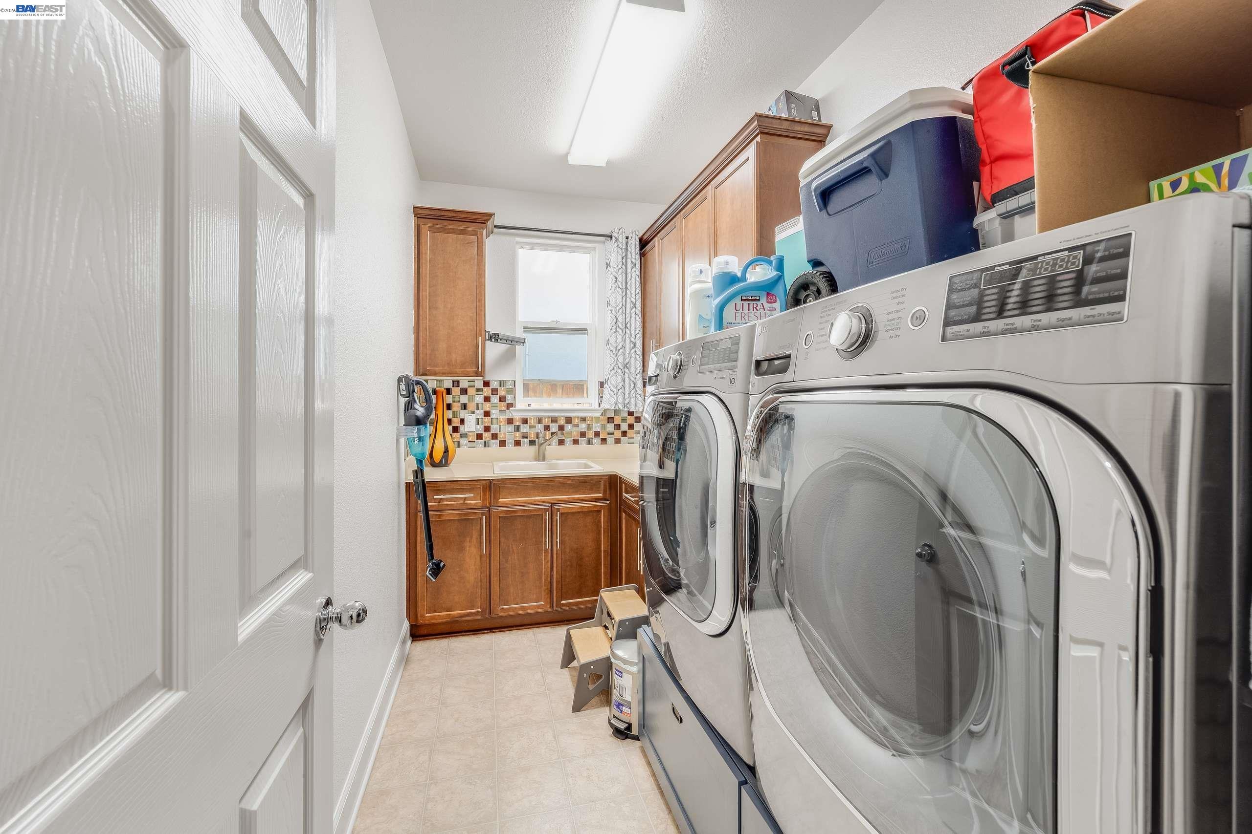 Detail Gallery Image 27 of 42 For 2904 Hanauma Bay Dr., Pittsburg,  CA 94565 - 4 Beds | 3/1 Baths