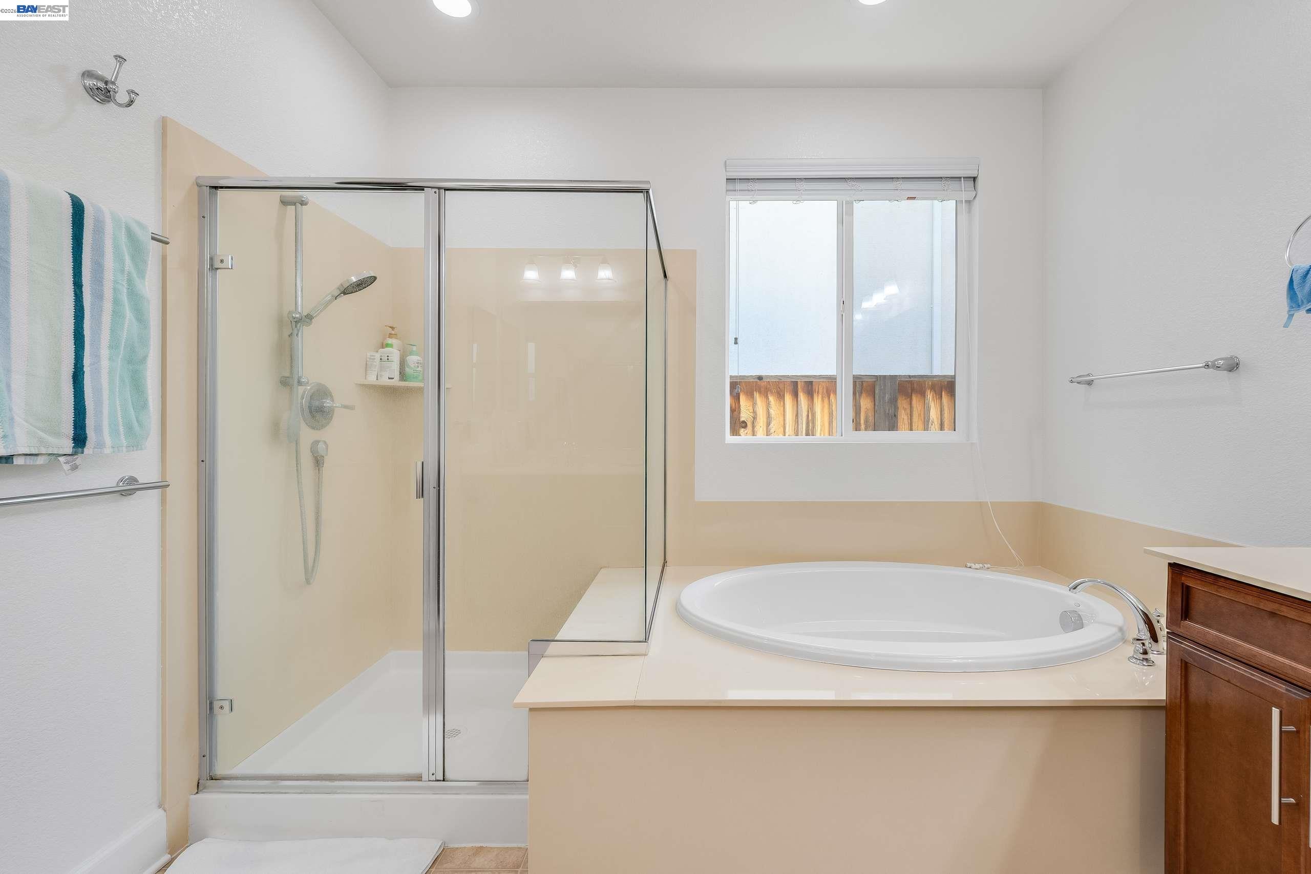 Detail Gallery Image 32 of 42 For 2904 Hanauma Bay Dr., Pittsburg,  CA 94565 - 4 Beds | 3/1 Baths