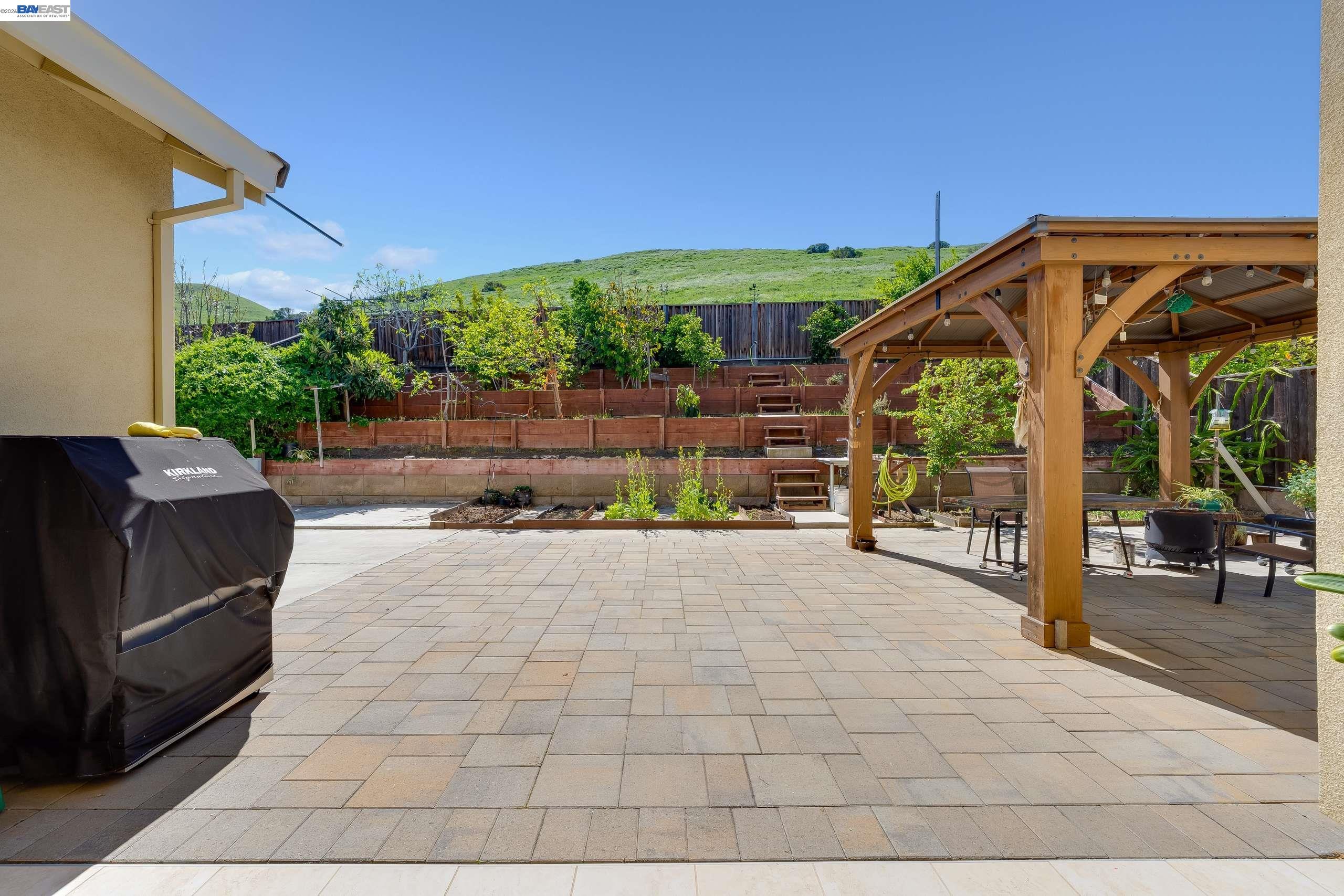 Detail Gallery Image 35 of 42 For 2904 Hanauma Bay Dr., Pittsburg,  CA 94565 - 4 Beds | 3/1 Baths