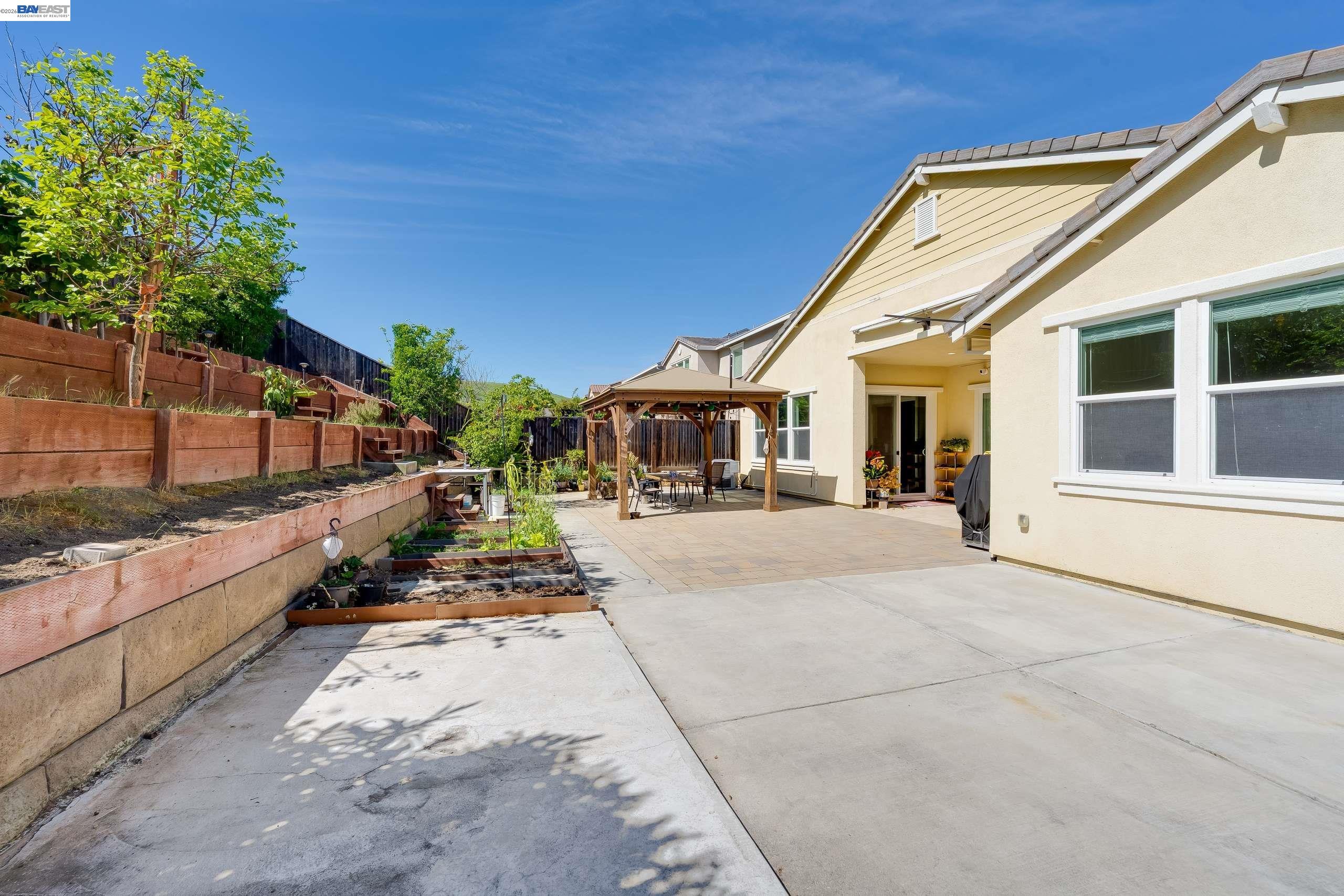 Detail Gallery Image 37 of 42 For 2904 Hanauma Bay Dr., Pittsburg,  CA 94565 - 4 Beds | 3/1 Baths