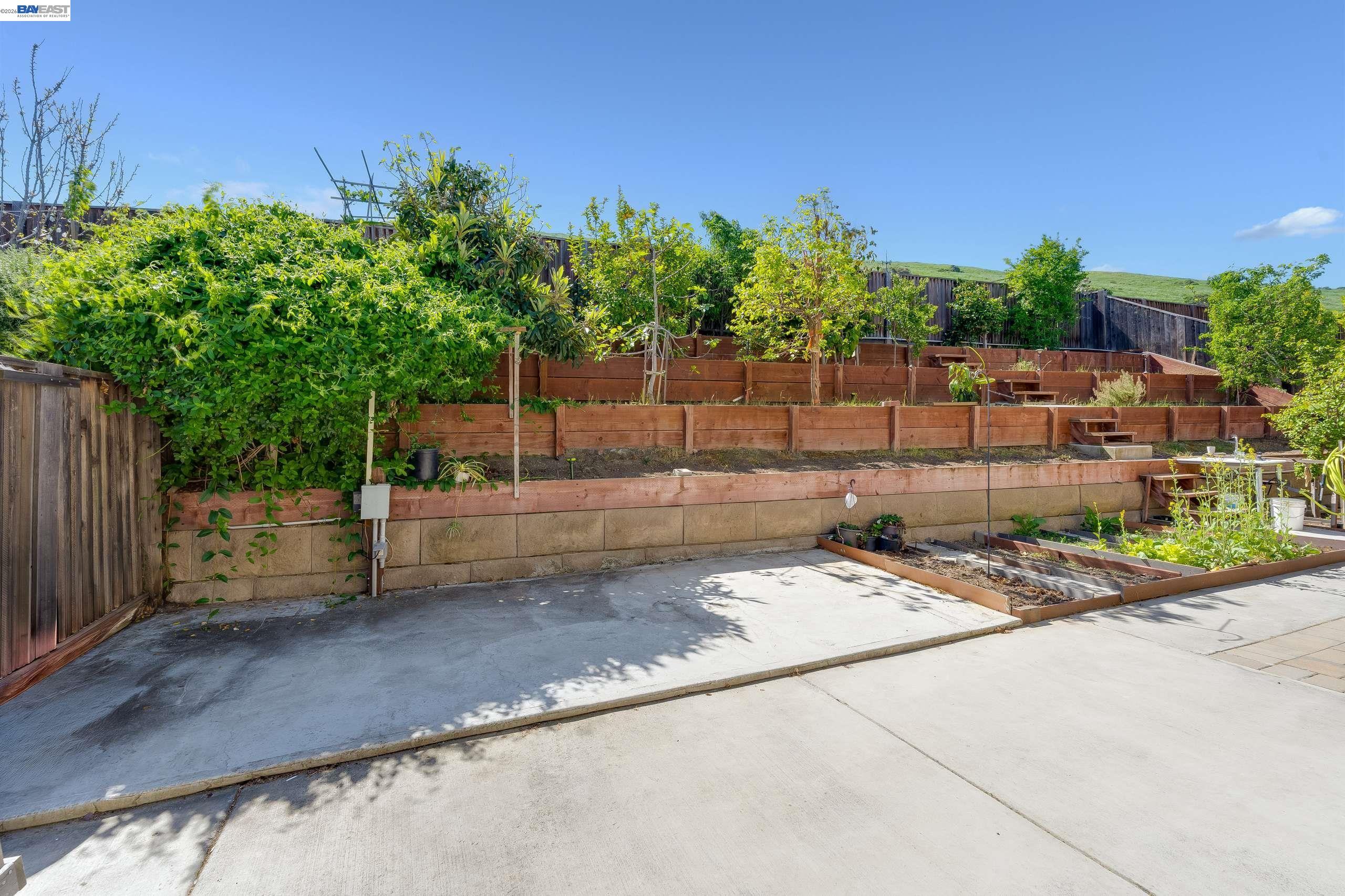 Detail Gallery Image 38 of 42 For 2904 Hanauma Bay Dr., Pittsburg,  CA 94565 - 4 Beds | 3/1 Baths