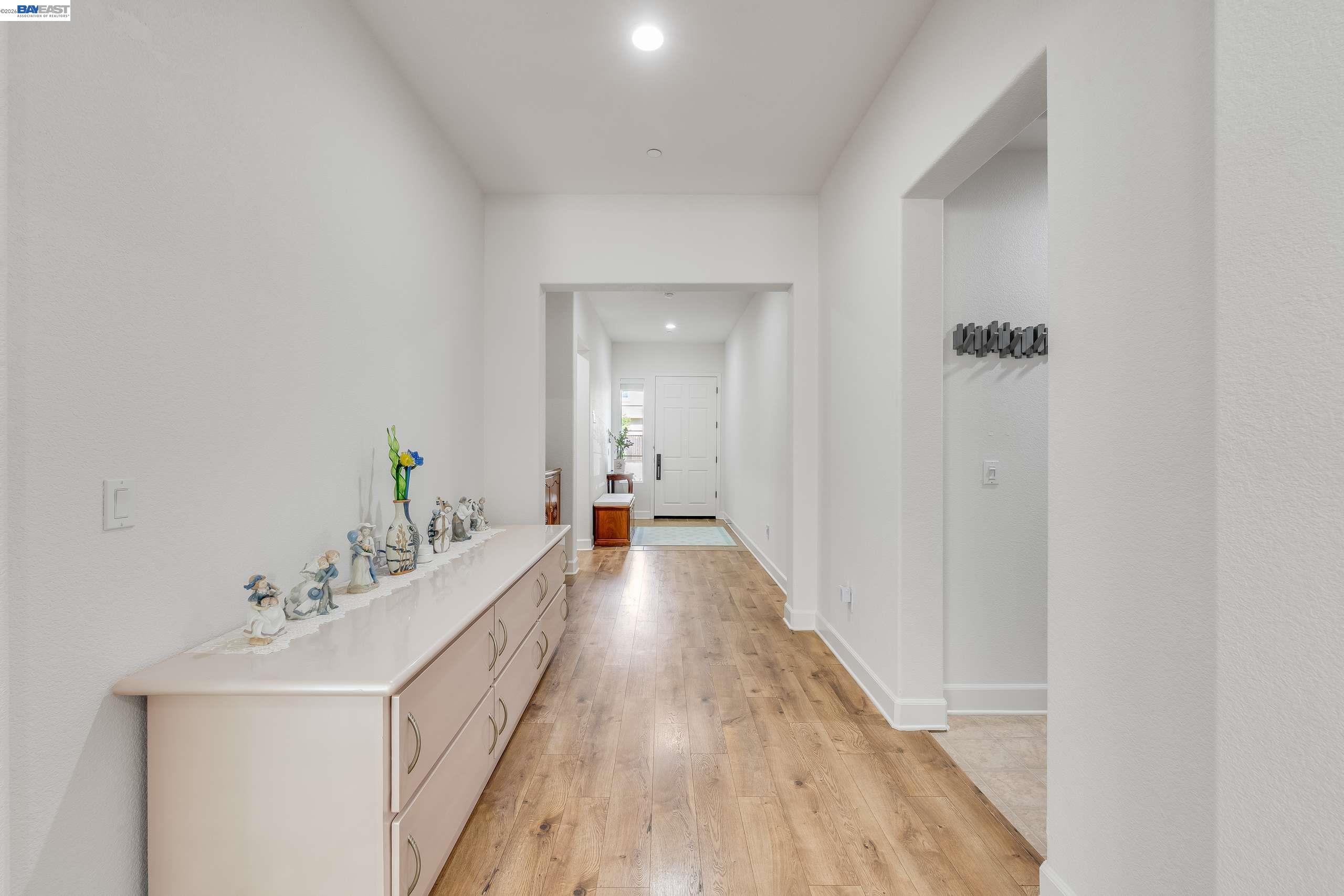 Detail Gallery Image 5 of 42 For 2904 Hanauma Bay Dr., Pittsburg,  CA 94565 - 4 Beds | 3/1 Baths