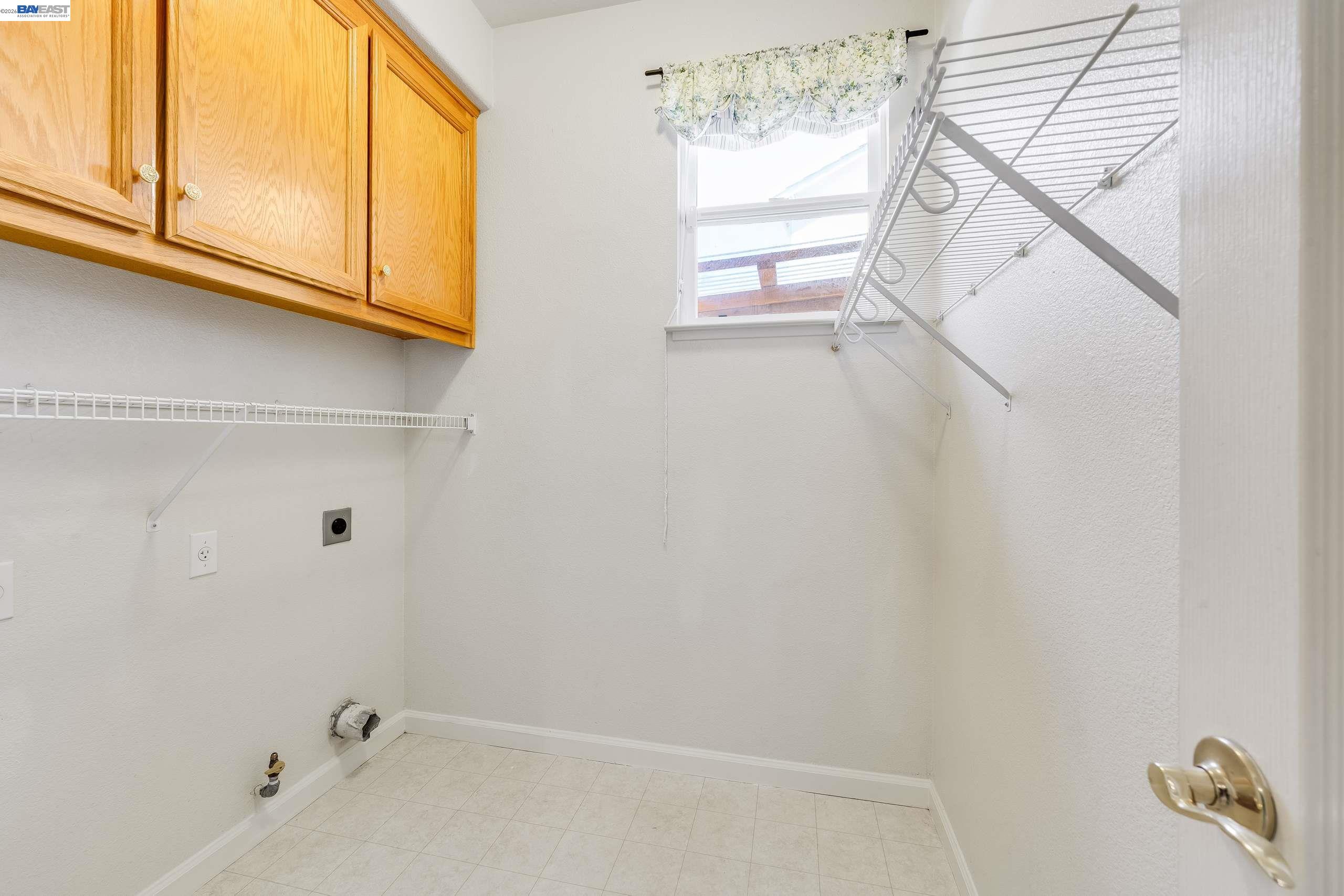 Detail Gallery Image 15 of 40 For 2295 Regatta Way, San Leandro,  CA 94579 - 4 Beds | 2/1 Baths