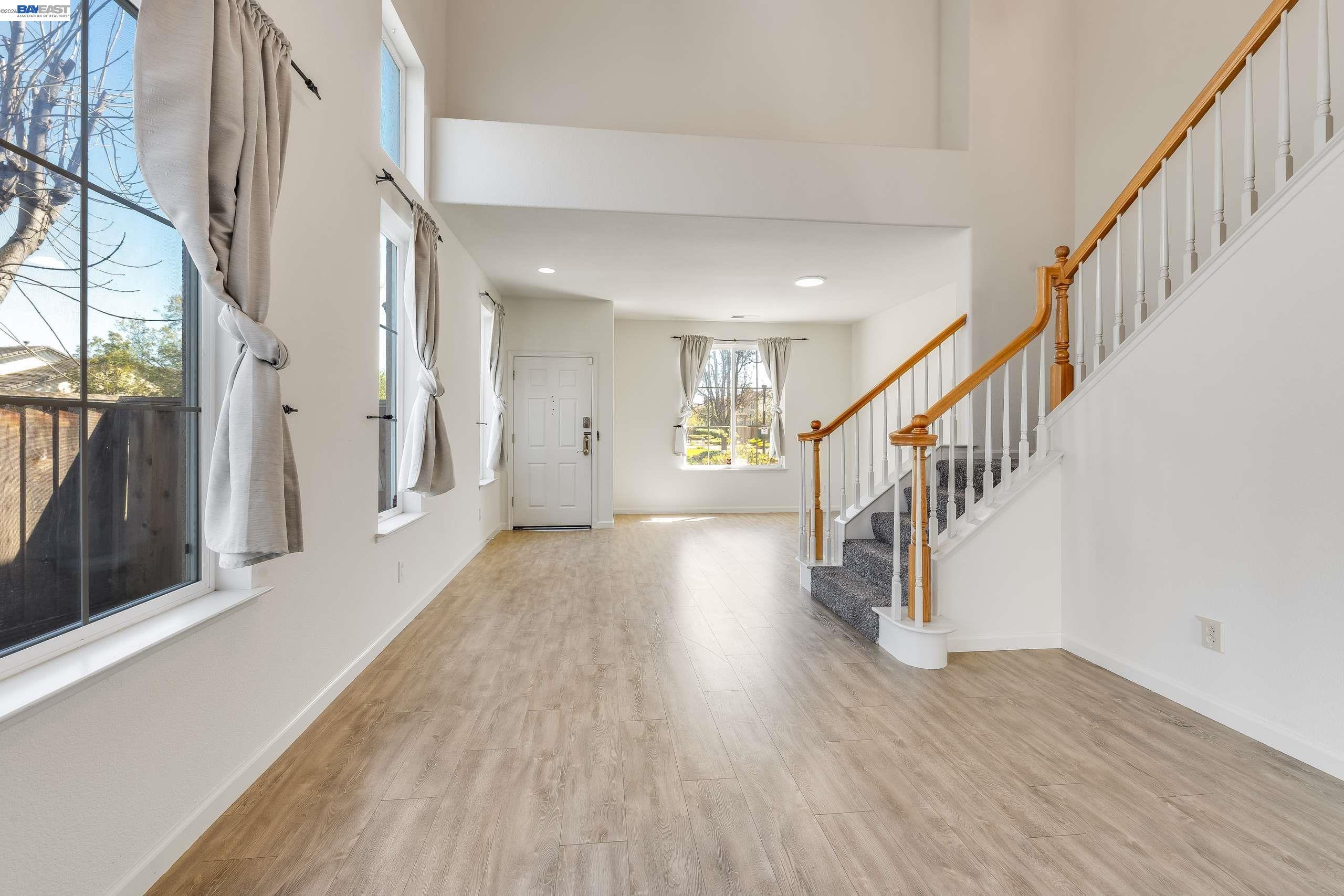 Detail Gallery Image 6 of 40 For 2295 Regatta Way, San Leandro,  CA 94579 - 4 Beds | 2/1 Baths