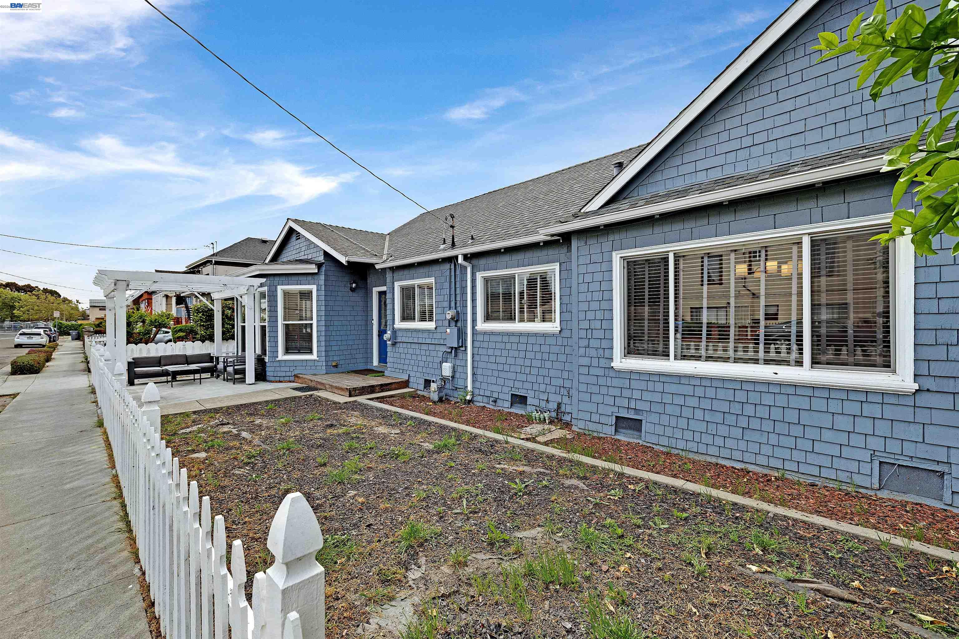 Detail Gallery Image 3 of 43 For 3710 Smith, Union City,  CA 94587 - 4 Beds | 2 Baths