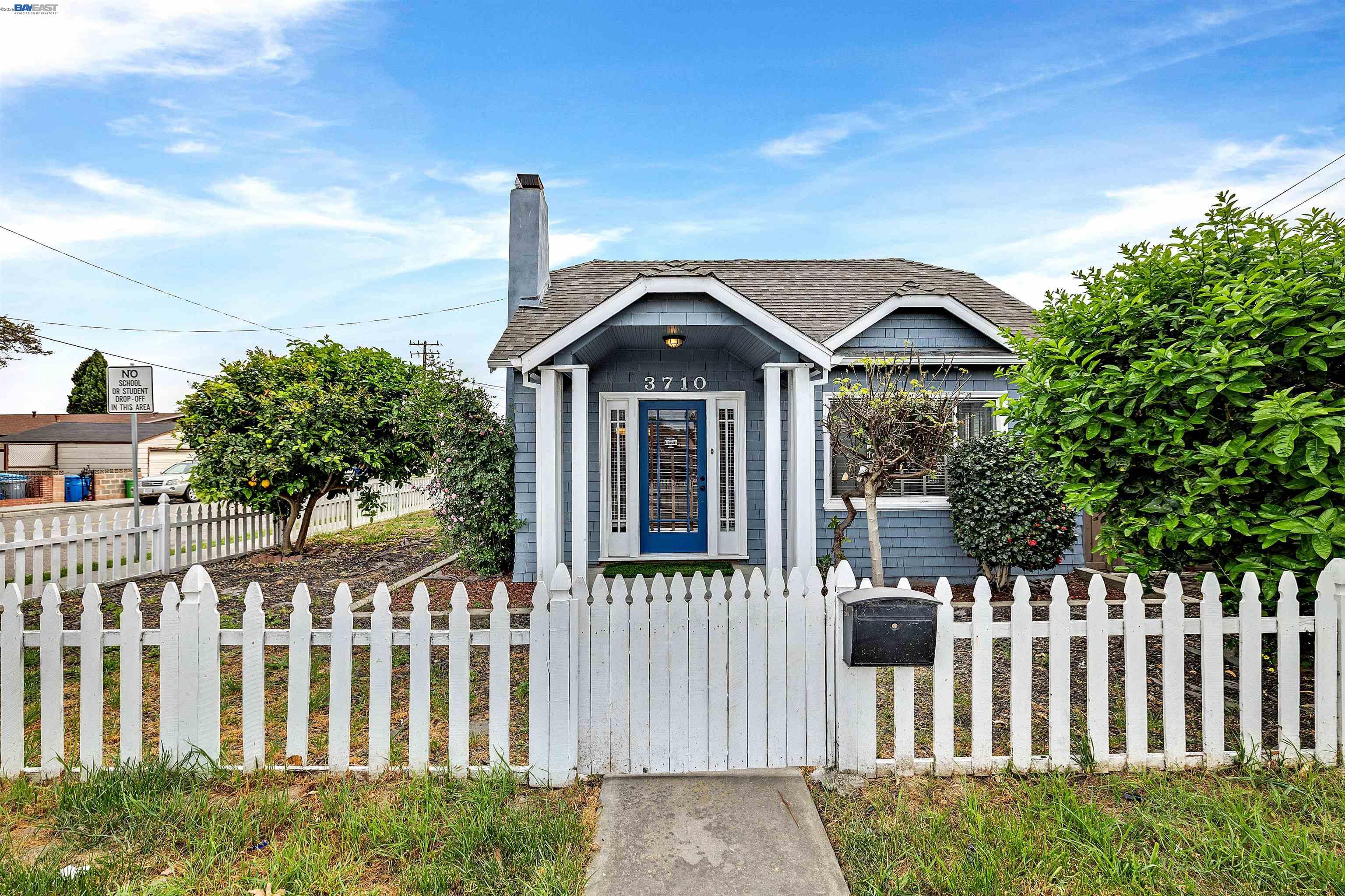 Detail Gallery Image 4 of 43 For 3710 Smith, Union City,  CA 94587 - 4 Beds | 2 Baths