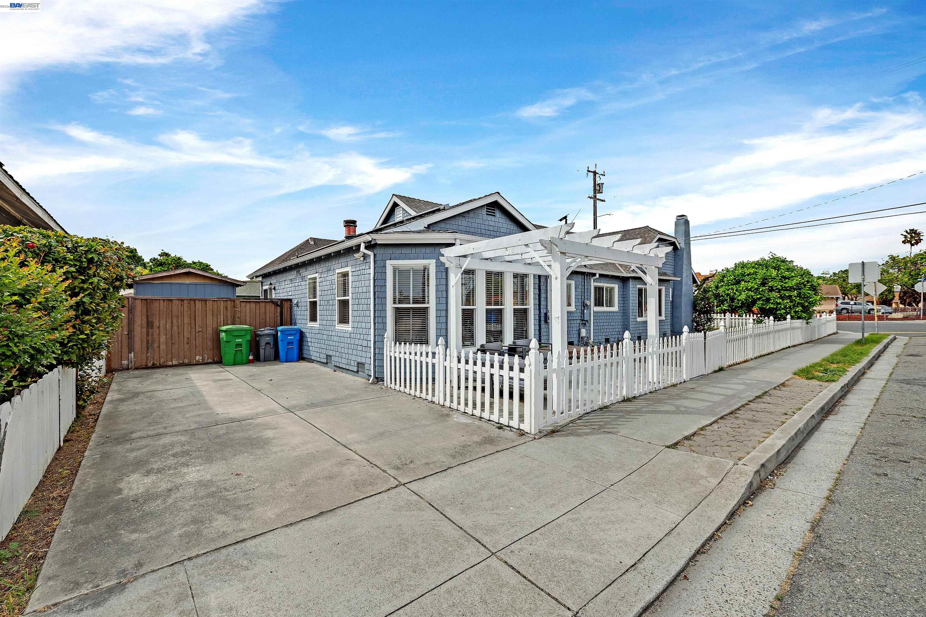 Detail Gallery Image 6 of 43 For 3710 Smith, Union City,  CA 94587 - 4 Beds | 2 Baths