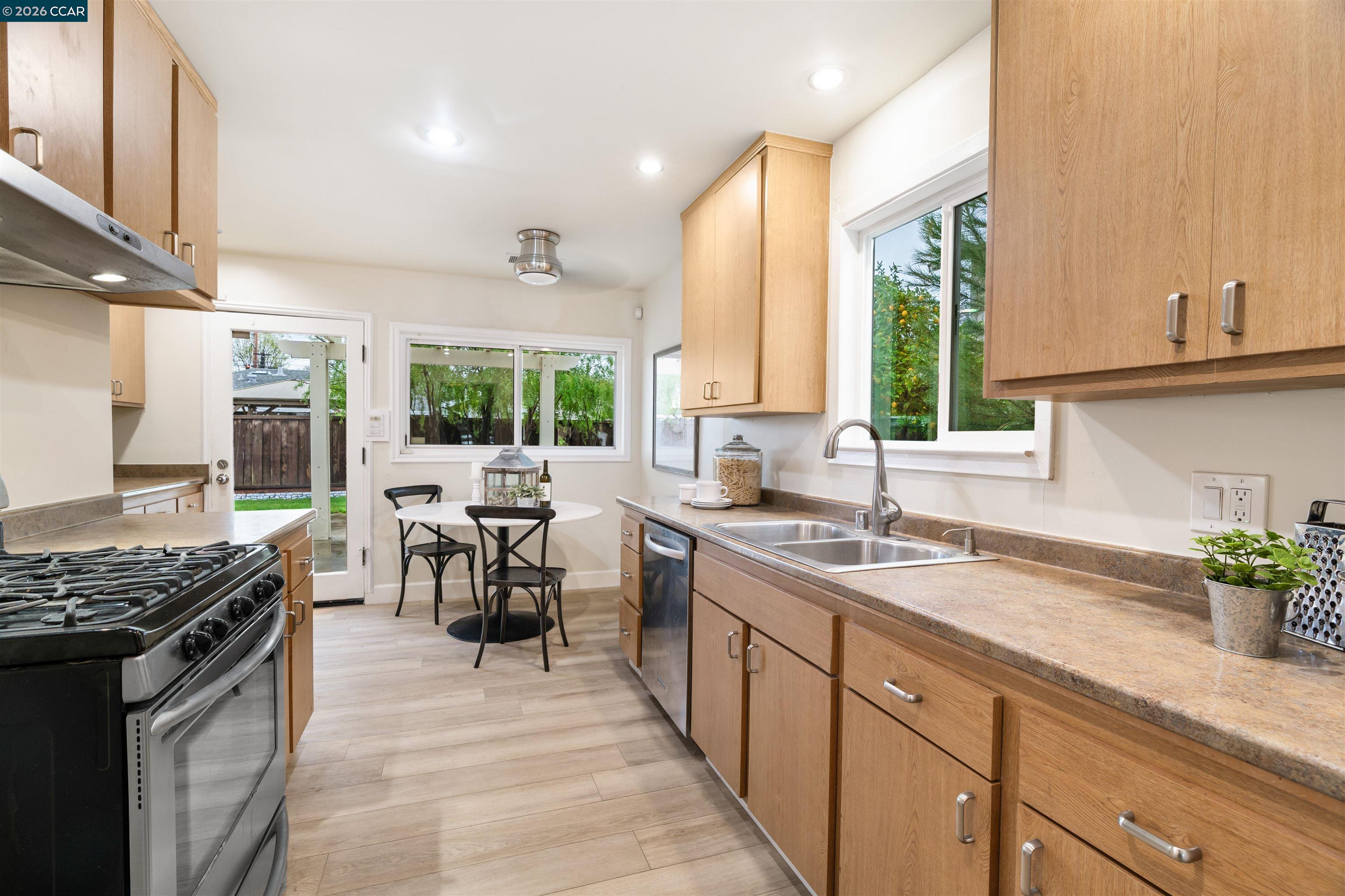 Detail Gallery Image 9 of 24 For 113 Margie Drive, Pleasant Hill,  CA 94523 - 3 Beds | 1 Baths