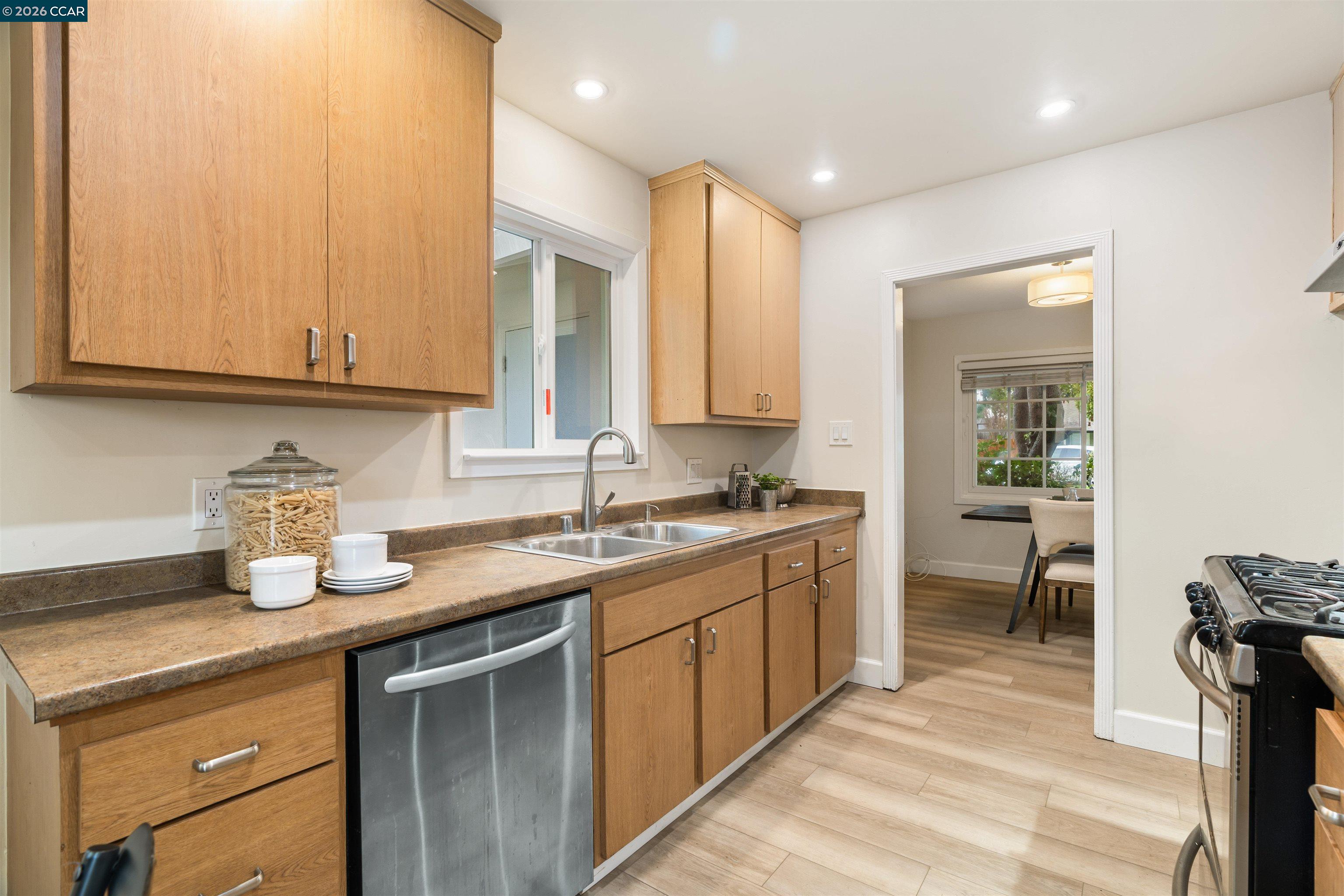 Detail Gallery Image 10 of 24 For 113 Margie Drive, Pleasant Hill,  CA 94523 - 3 Beds | 1 Baths