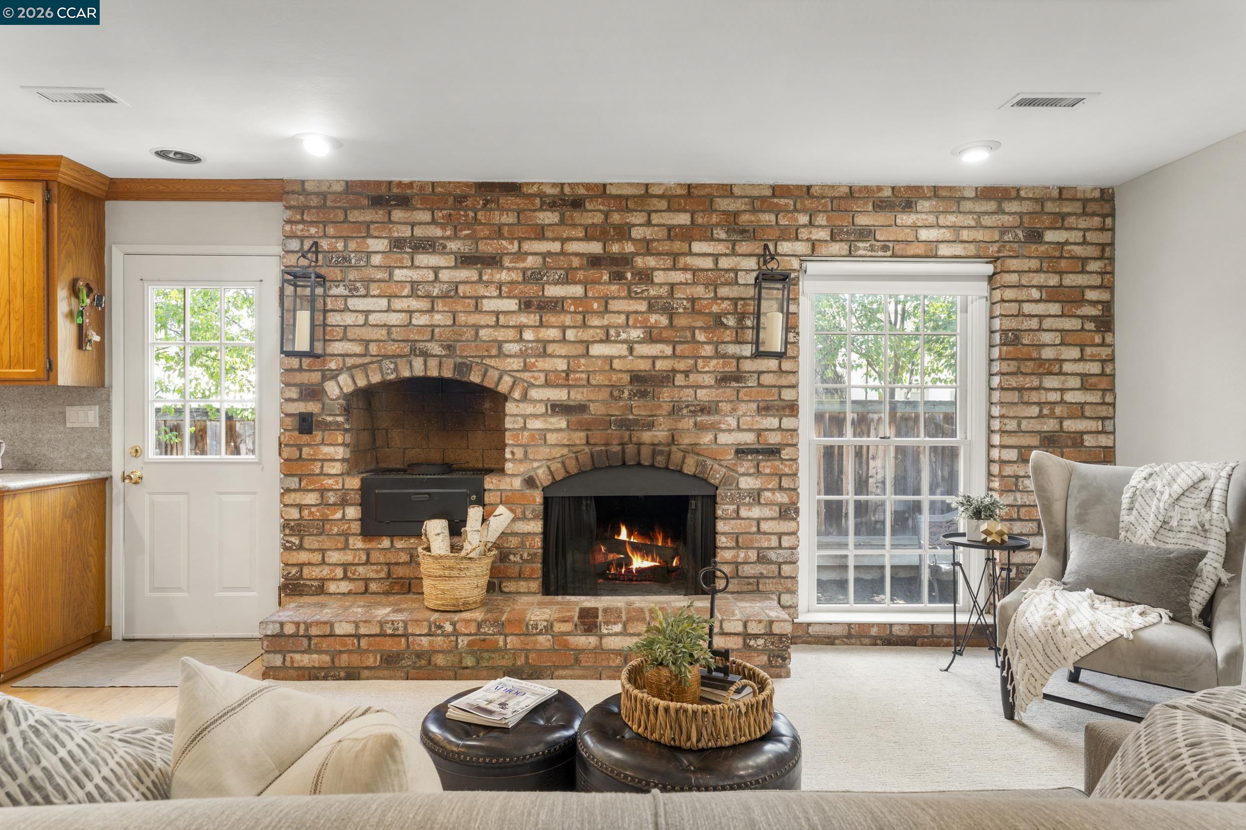 Detail Gallery Image 12 of 31 For 3366 Euclid Ave, Concord,  CA 94519 - 4 Beds | 3/1 Baths