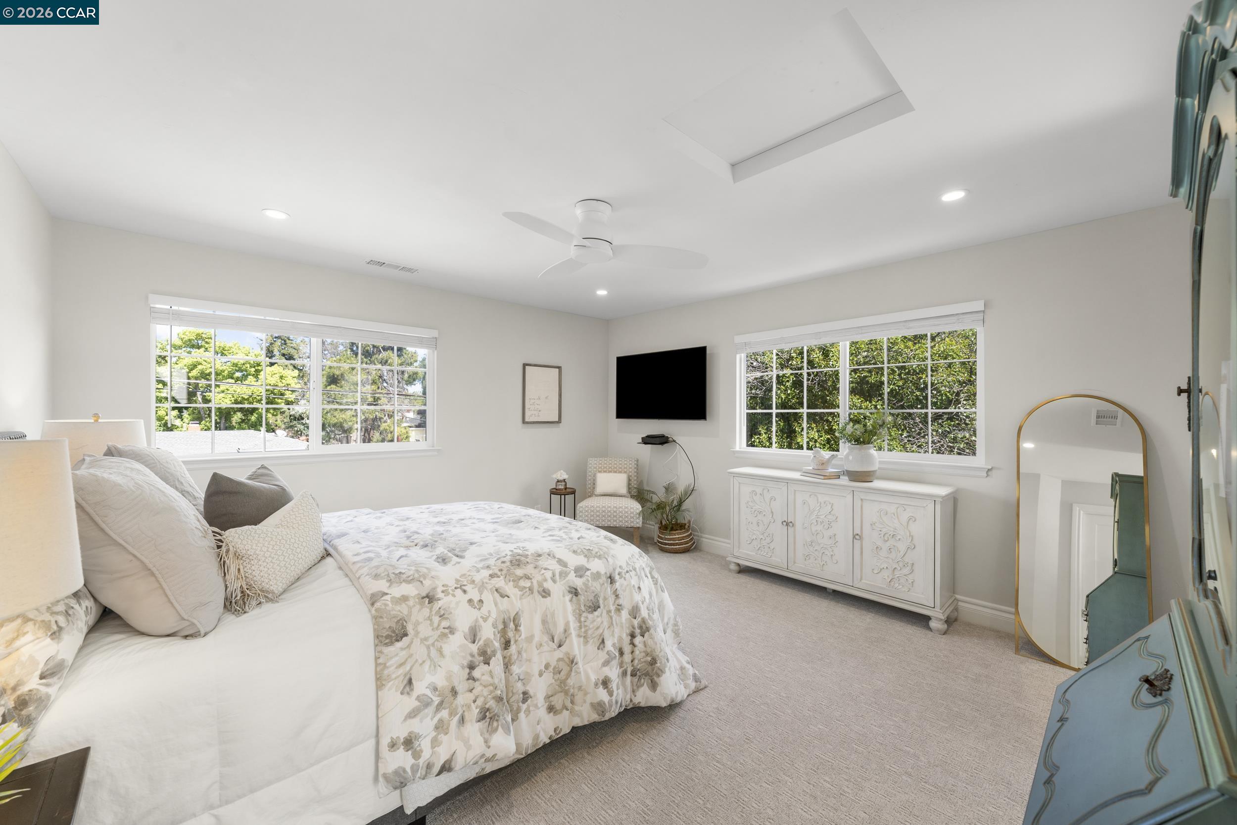 Detail Gallery Image 27 of 31 For 3366 Euclid Ave, Concord,  CA 94519 - 4 Beds | 3/1 Baths