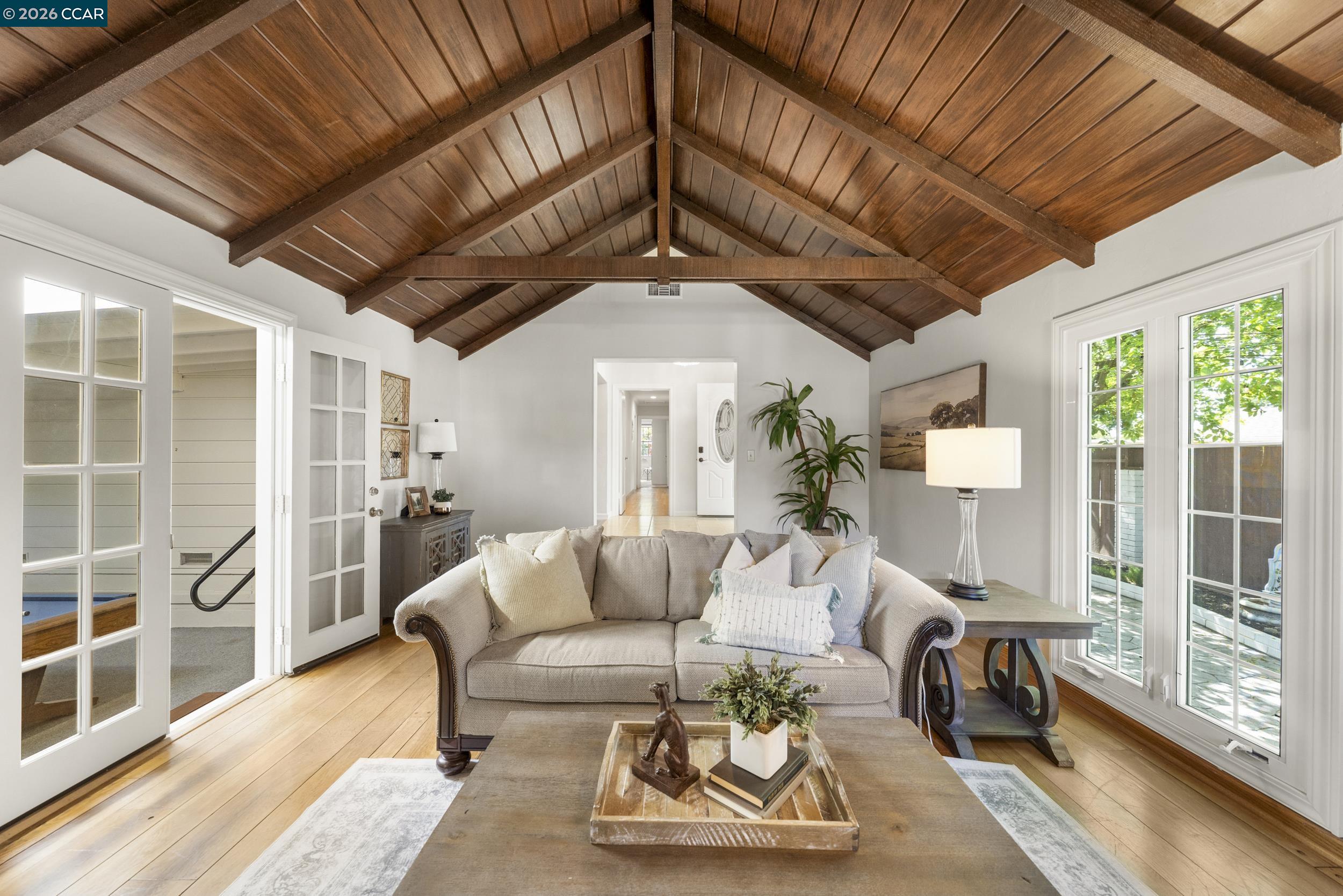 Detail Gallery Image 6 of 31 For 3366 Euclid Ave, Concord,  CA 94519 - 4 Beds | 3/1 Baths