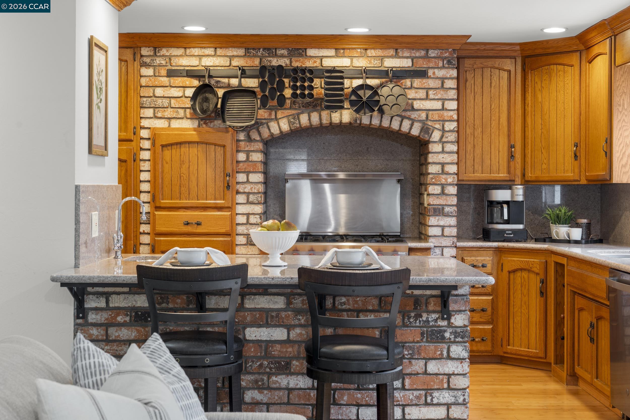 Detail Gallery Image 7 of 31 For 3366 Euclid Ave, Concord,  CA 94519 - 4 Beds | 3/1 Baths