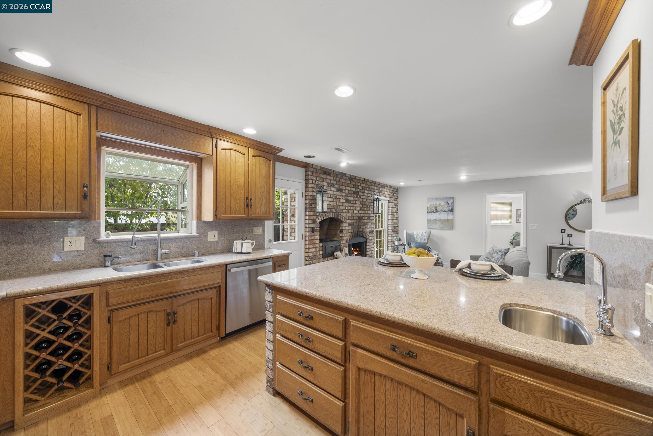 Detail Gallery Image 9 of 31 For 3366 Euclid Ave, Concord,  CA 94519 - 4 Beds | 3/1 Baths