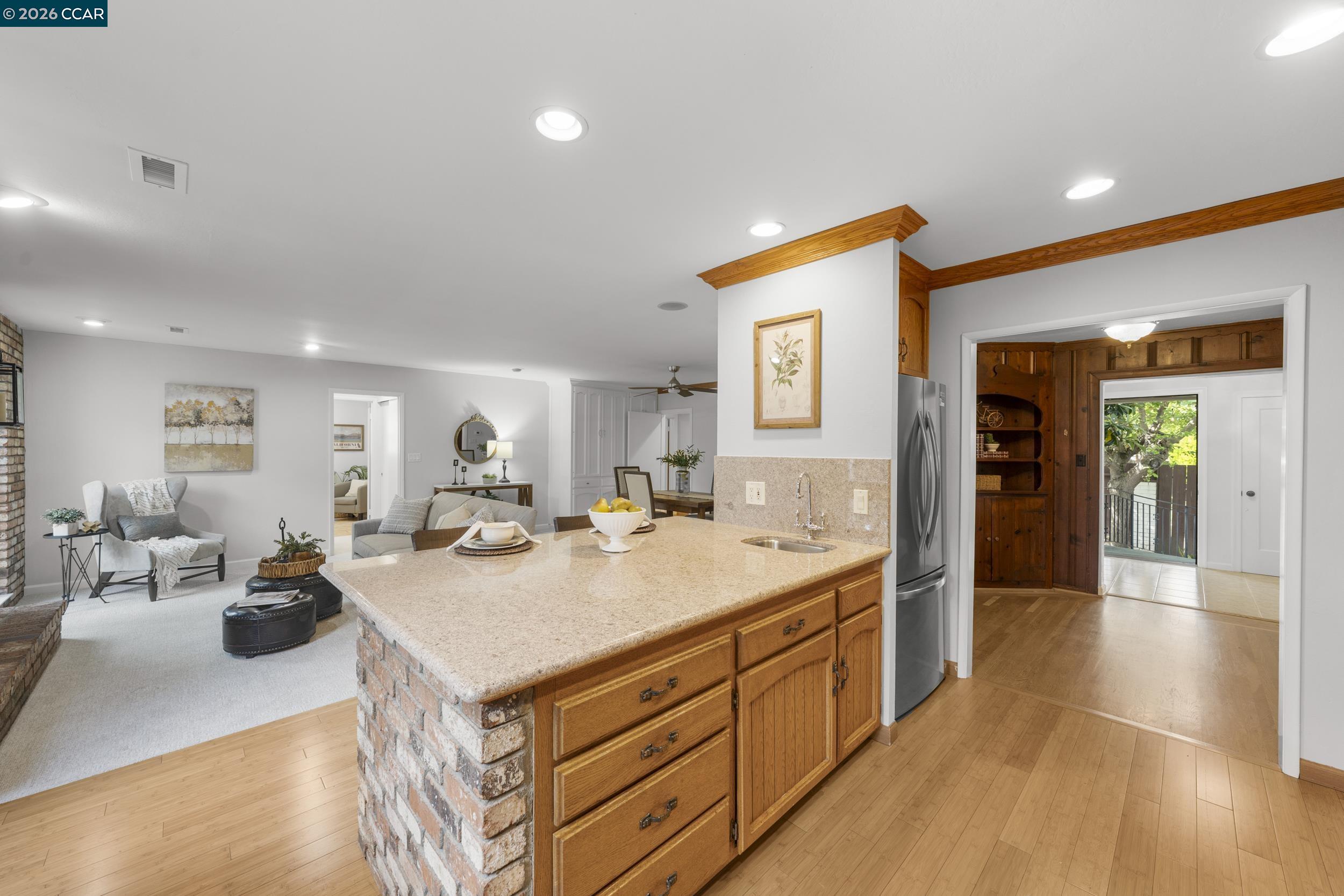 Detail Gallery Image 10 of 31 For 3366 Euclid Ave, Concord,  CA 94519 - 4 Beds | 3/1 Baths