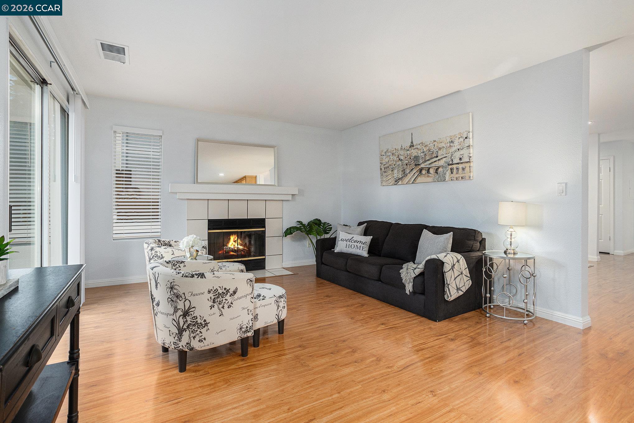 Detail Gallery Image 10 of 25 For 745 Bayshore St, Martinez,  CA 94553 - 4 Beds | 2/1 Baths