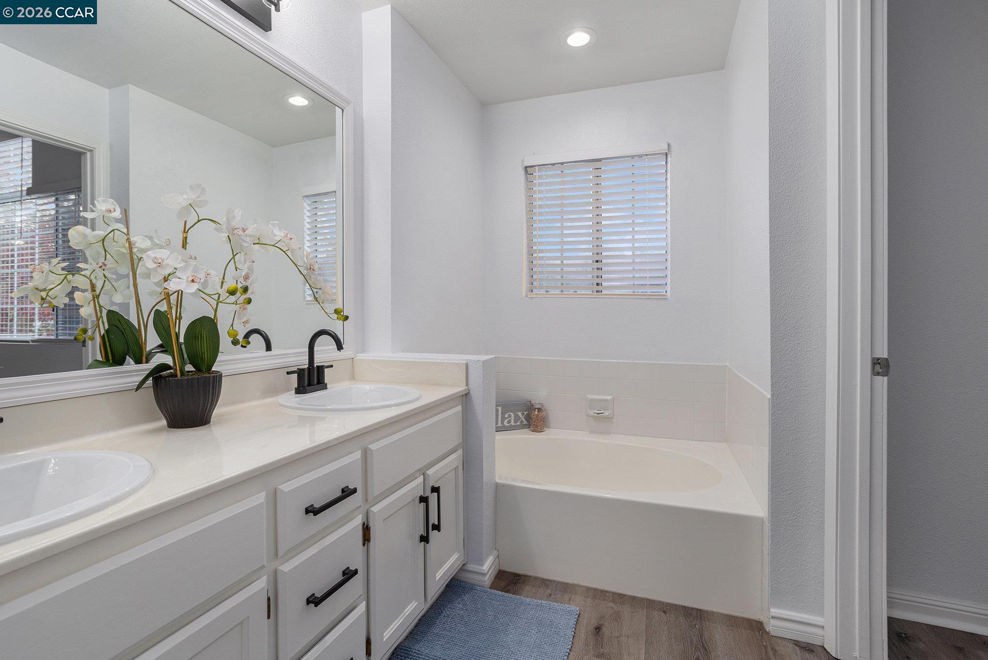 Detail Gallery Image 14 of 25 For 745 Bayshore St, Martinez,  CA 94553 - 4 Beds | 2/1 Baths