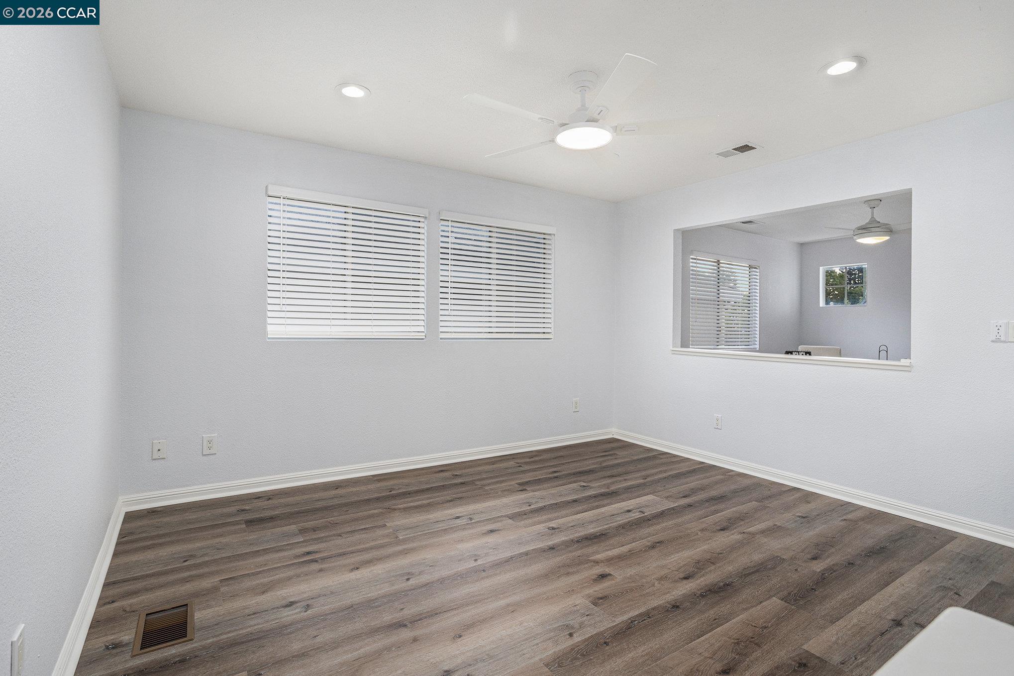 Detail Gallery Image 17 of 25 For 745 Bayshore St, Martinez,  CA 94553 - 4 Beds | 2/1 Baths