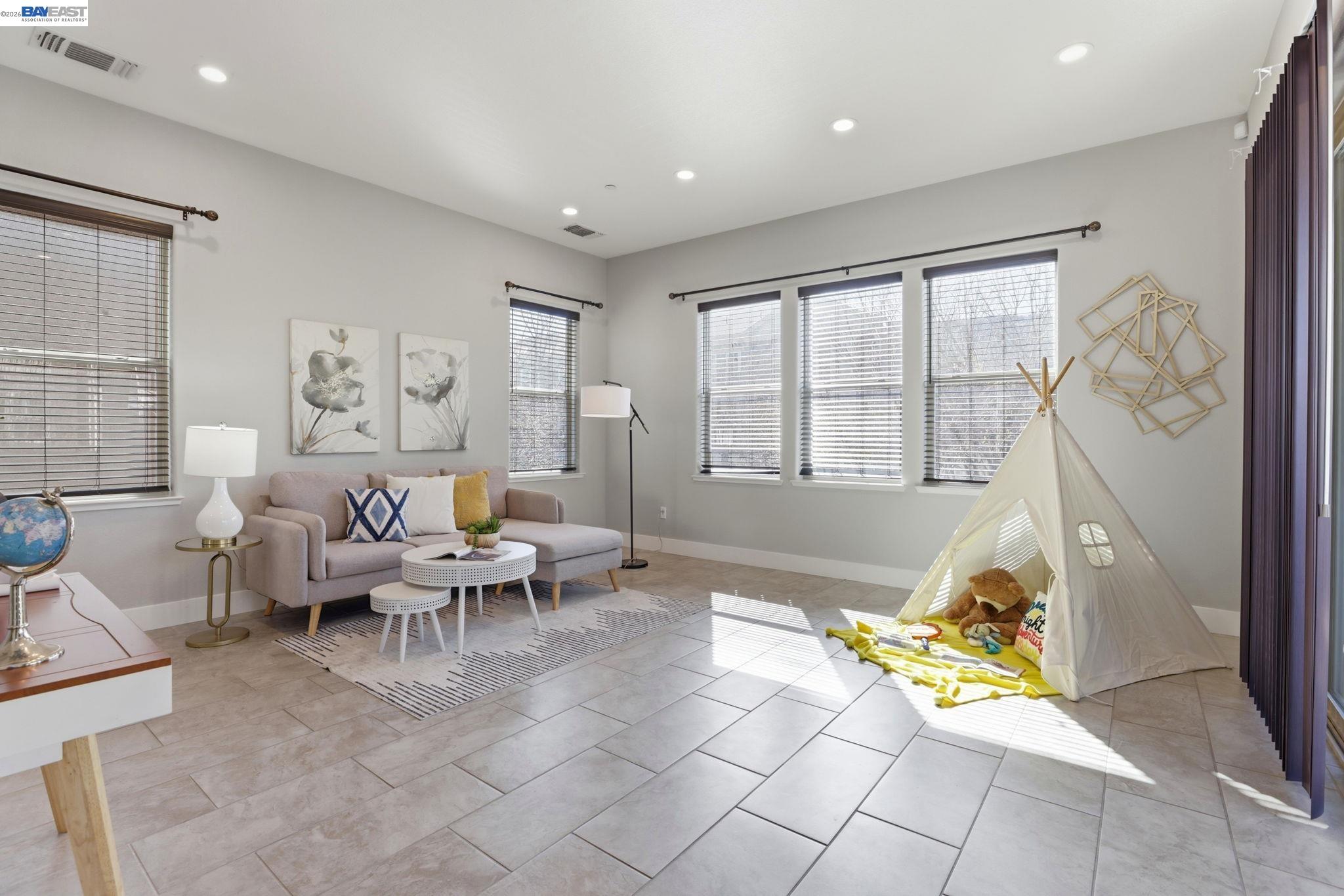 Detail Gallery Image 7 of 56 For 1380 Brookline Loop, Pleasanton,  CA 94566 - 3 Beds | 2/2 Baths