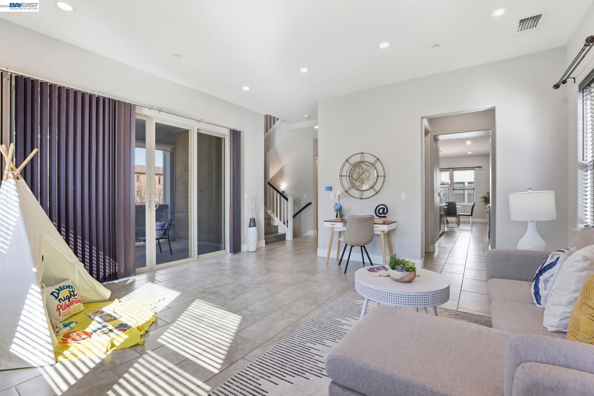 Detail Gallery Image 8 of 56 For 1380 Brookline Loop, Pleasanton,  CA 94566 - 3 Beds | 2/2 Baths