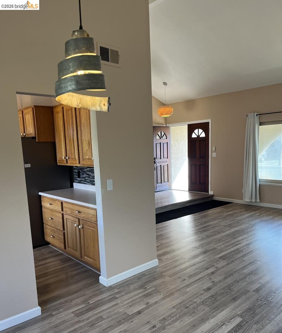 Detail Gallery Image 5 of 30 For 1672 San Vicente Ave, Napa,  CA 94558 - 4 Beds | 2/1 Baths