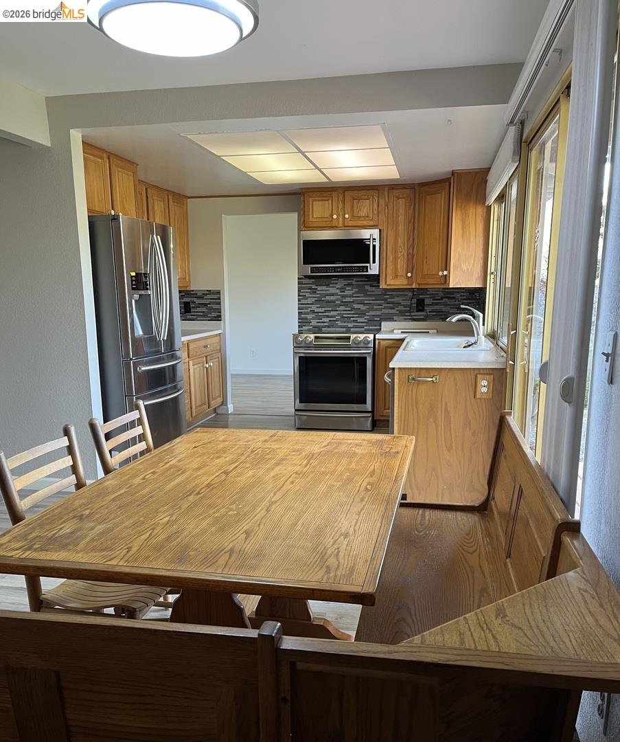 Detail Gallery Image 9 of 30 For 1672 San Vicente Ave, Napa,  CA 94558 - 4 Beds | 2/1 Baths