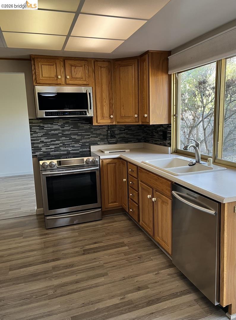 Detail Gallery Image 10 of 30 For 1672 San Vicente Ave, Napa,  CA 94558 - 4 Beds | 2/1 Baths