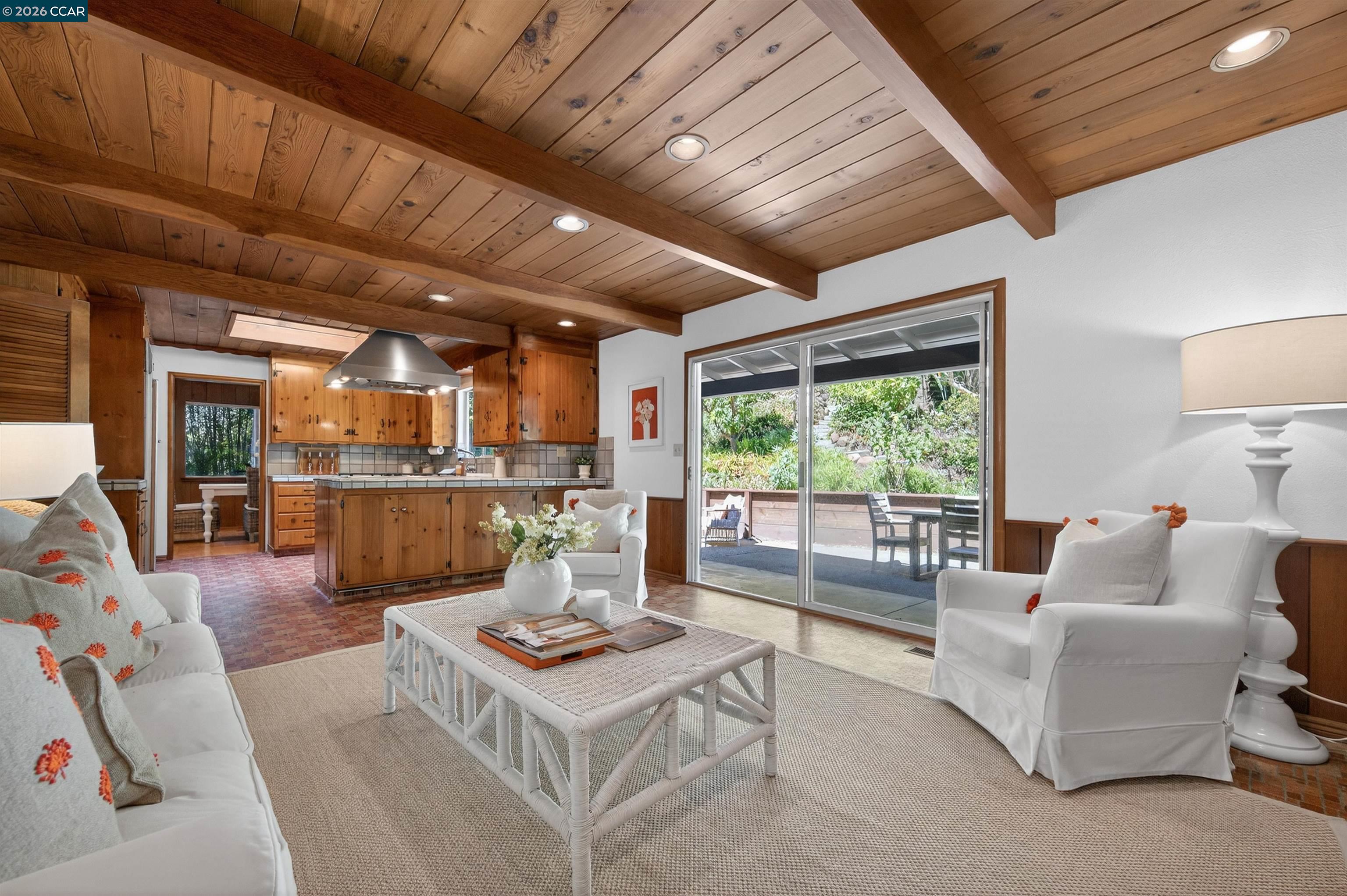 Detail Gallery Image 13 of 45 For 15 Crown Ct, Orinda,  CA 94563 - 4 Beds | 2 Baths