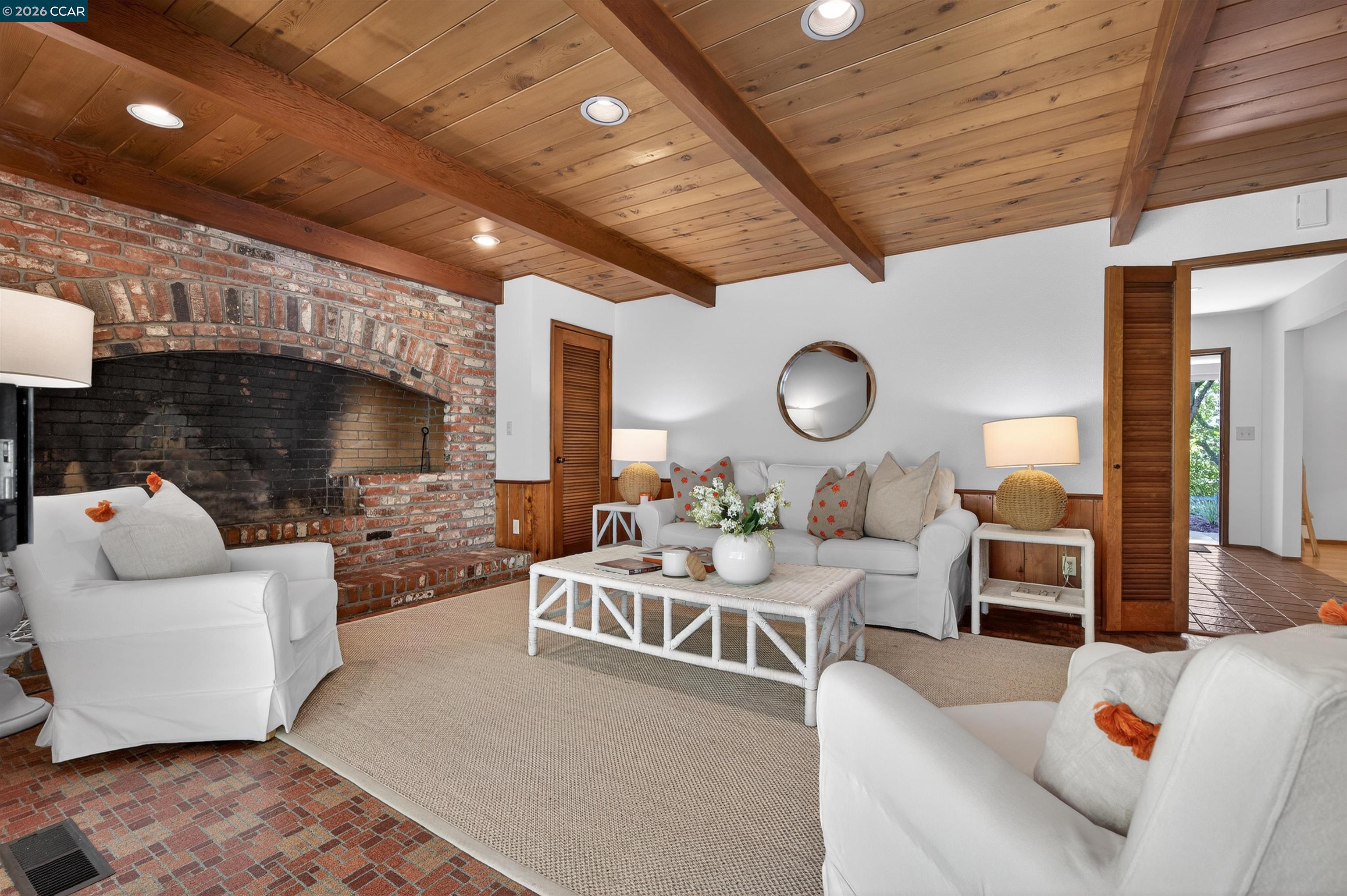 Detail Gallery Image 14 of 45 For 15 Crown Ct, Orinda,  CA 94563 - 4 Beds | 2 Baths